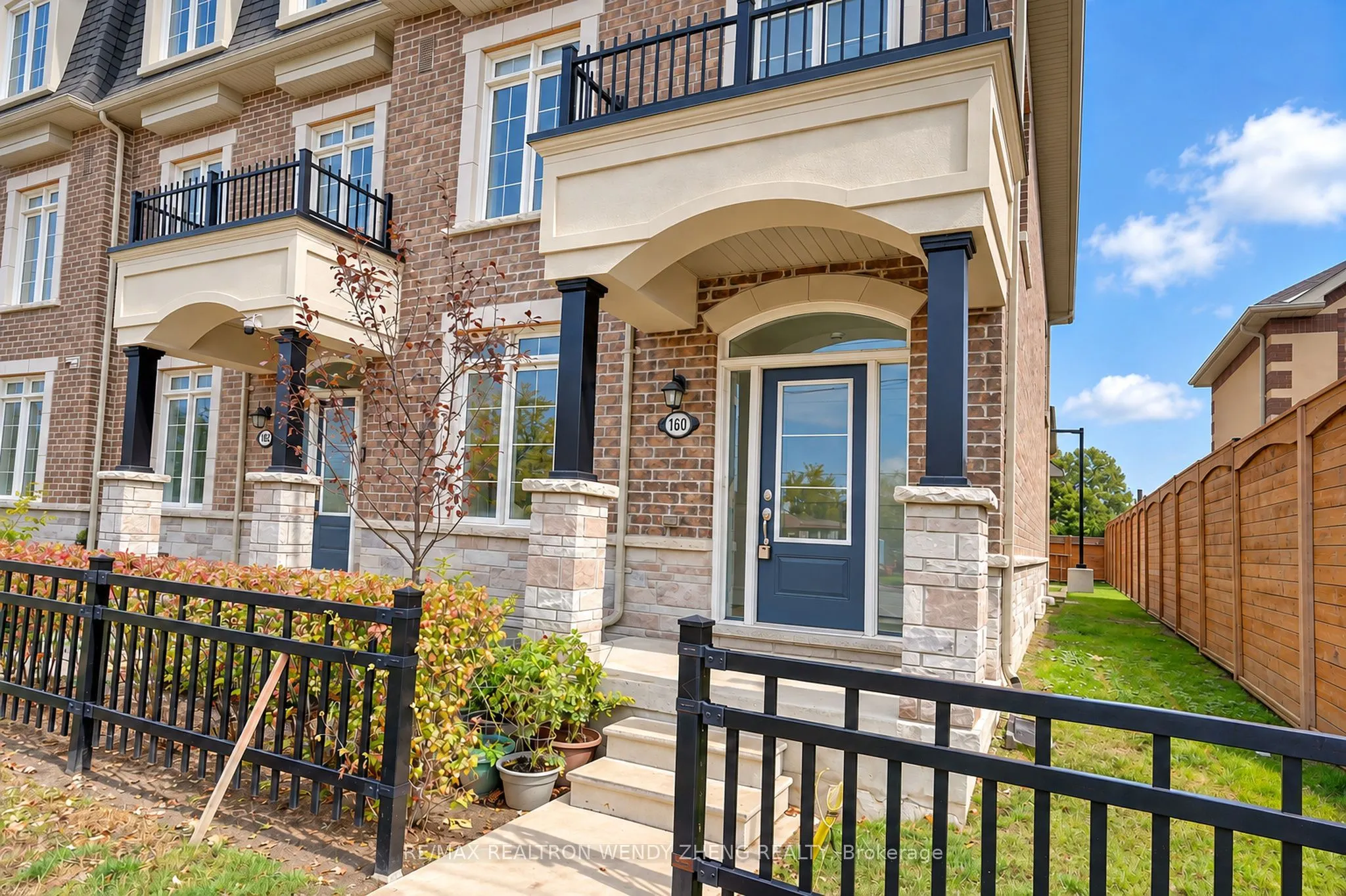 160 Elgin Mills Road W