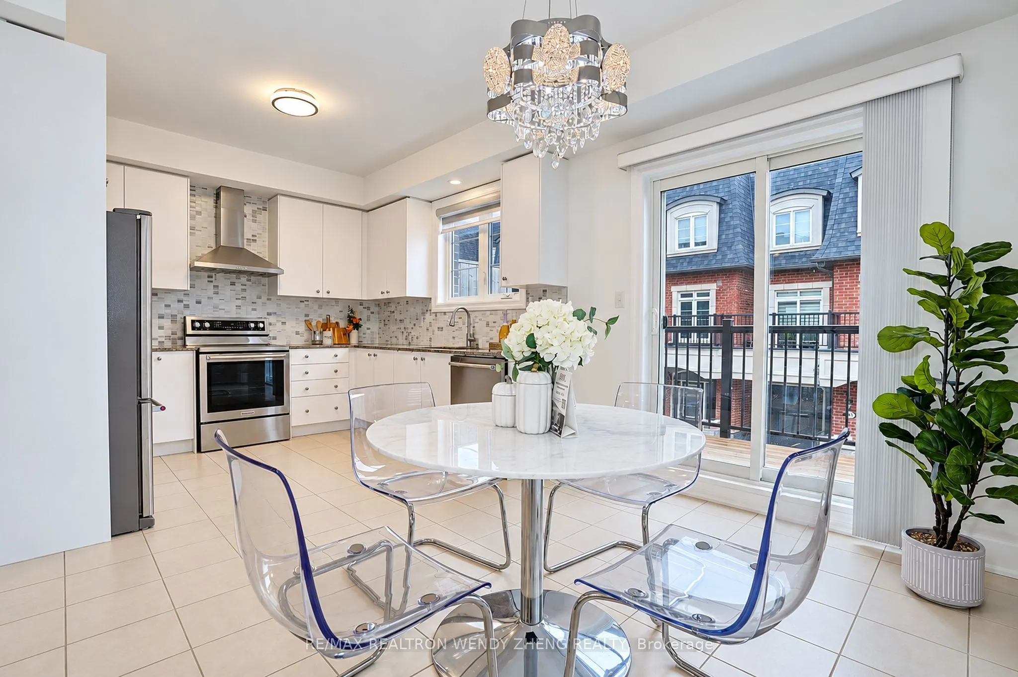 160 Elgin Mills Road W