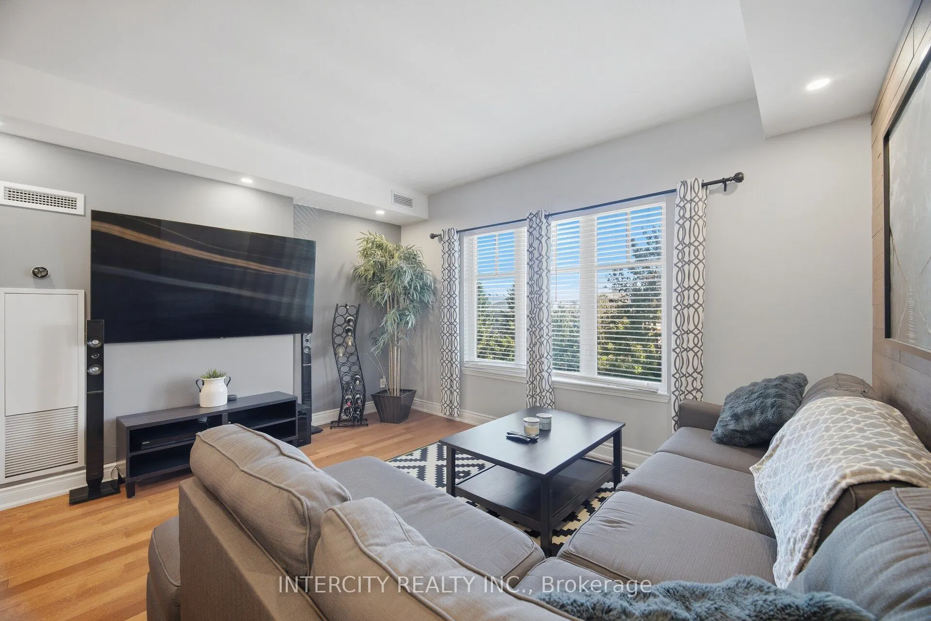 10211 Keele Street #207