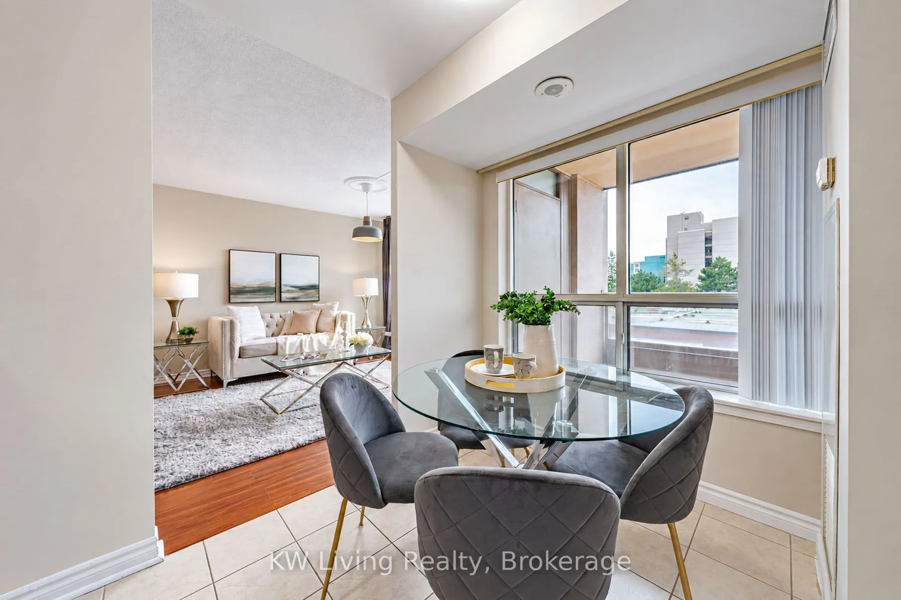 9015 Leslie Street #305