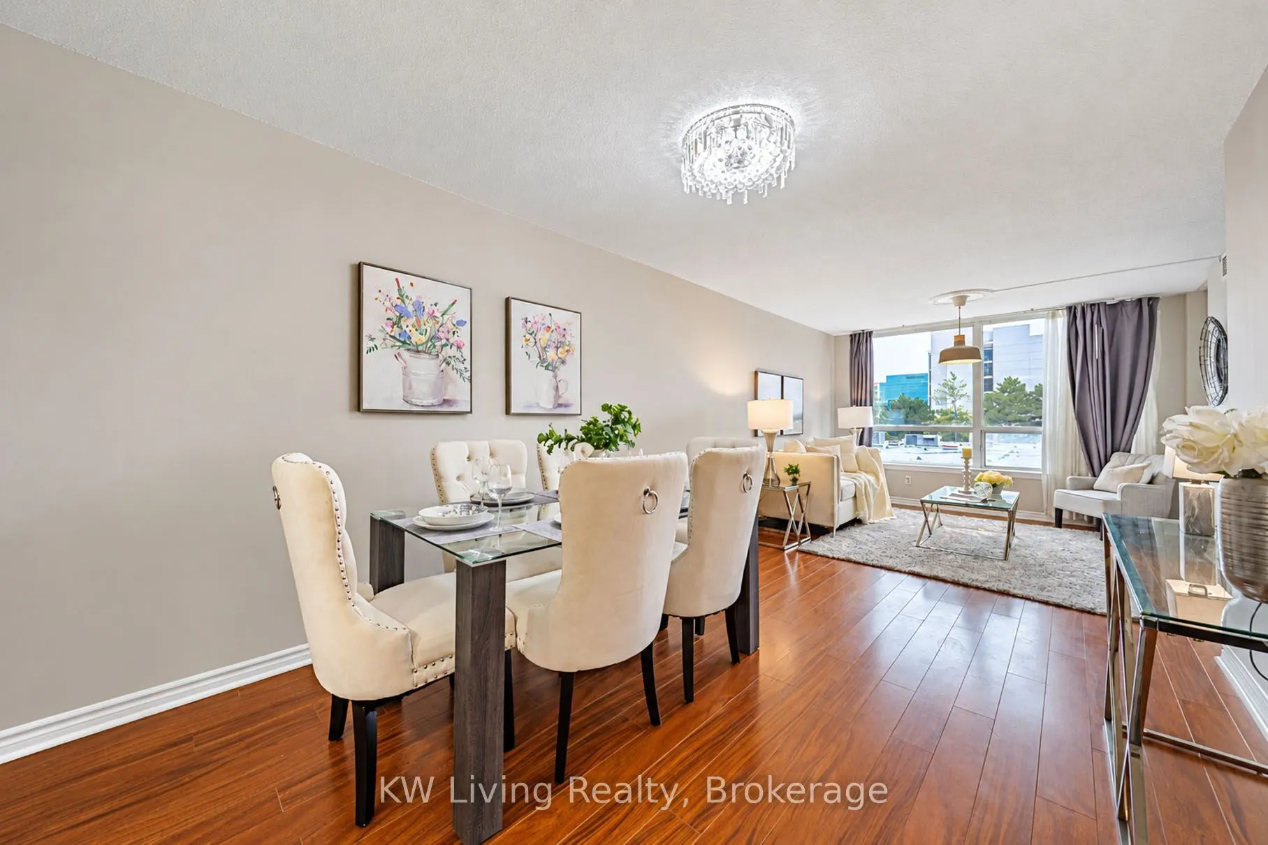 9015 Leslie Street #305