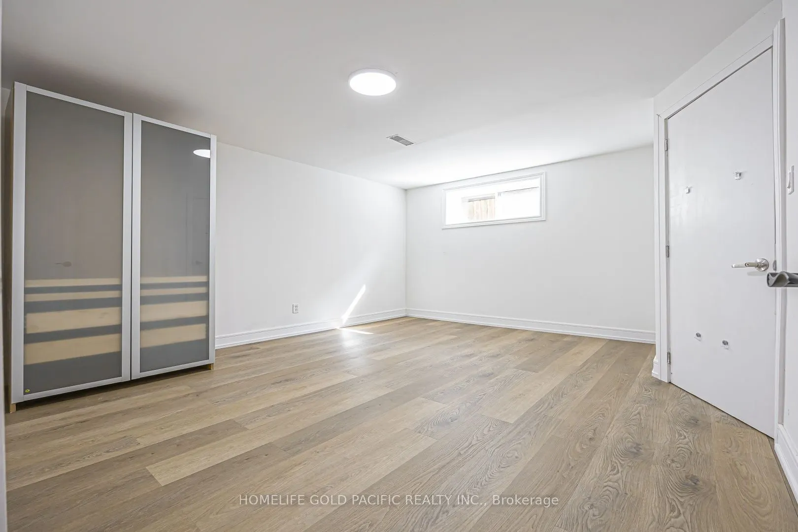 314 Wenlock  (Basement) Avenue
