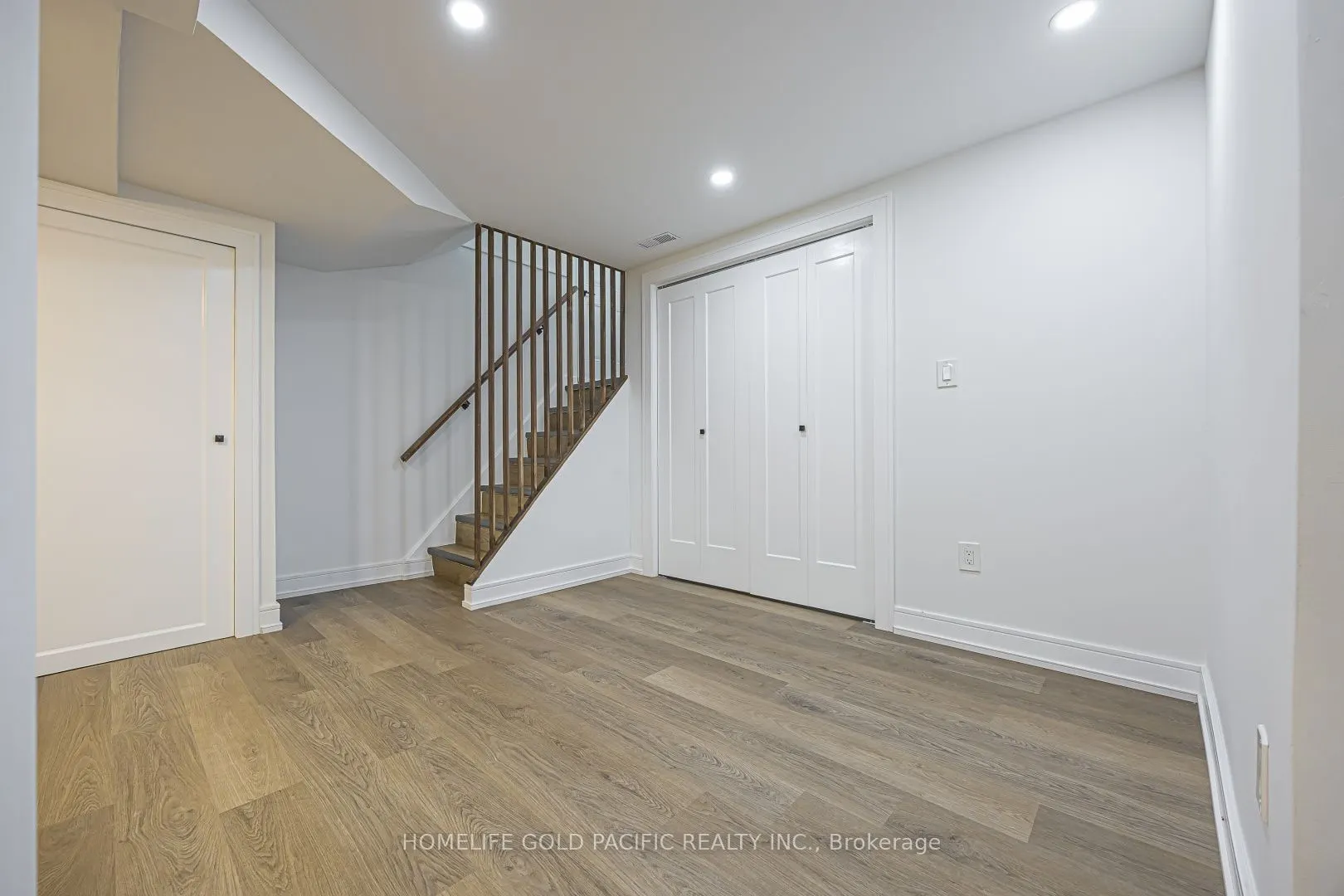 314 Wenlock  (Basement) Avenue