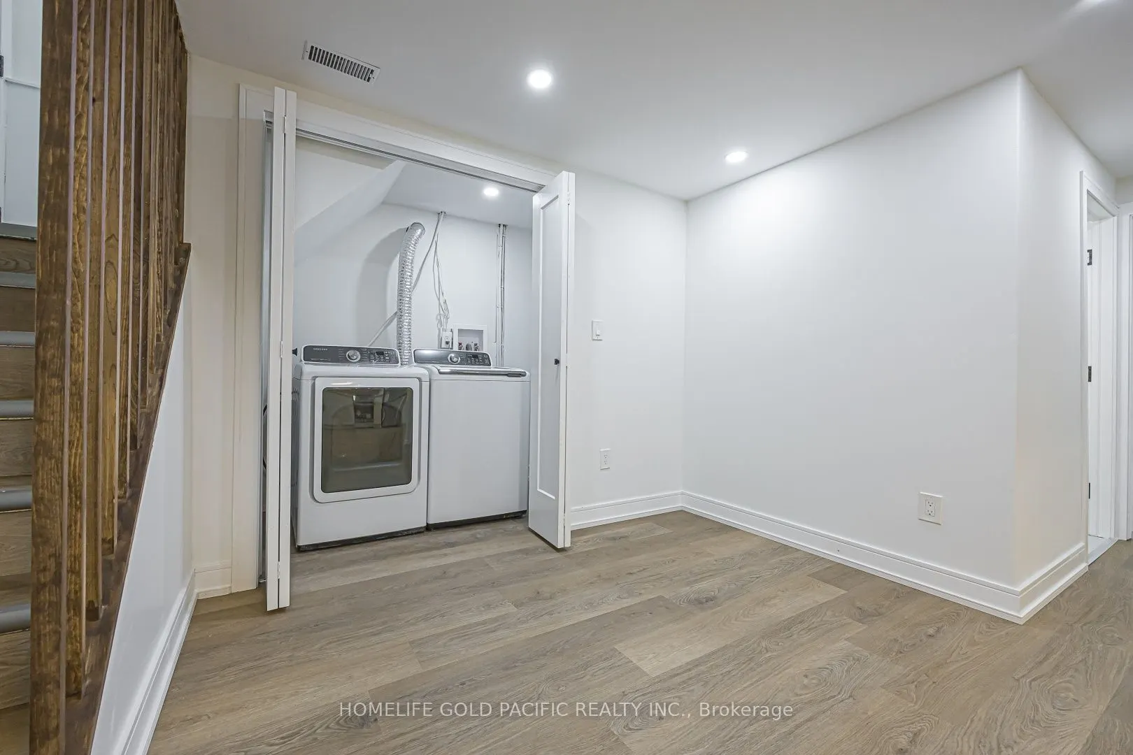 314 Wenlock  (Basement) Avenue