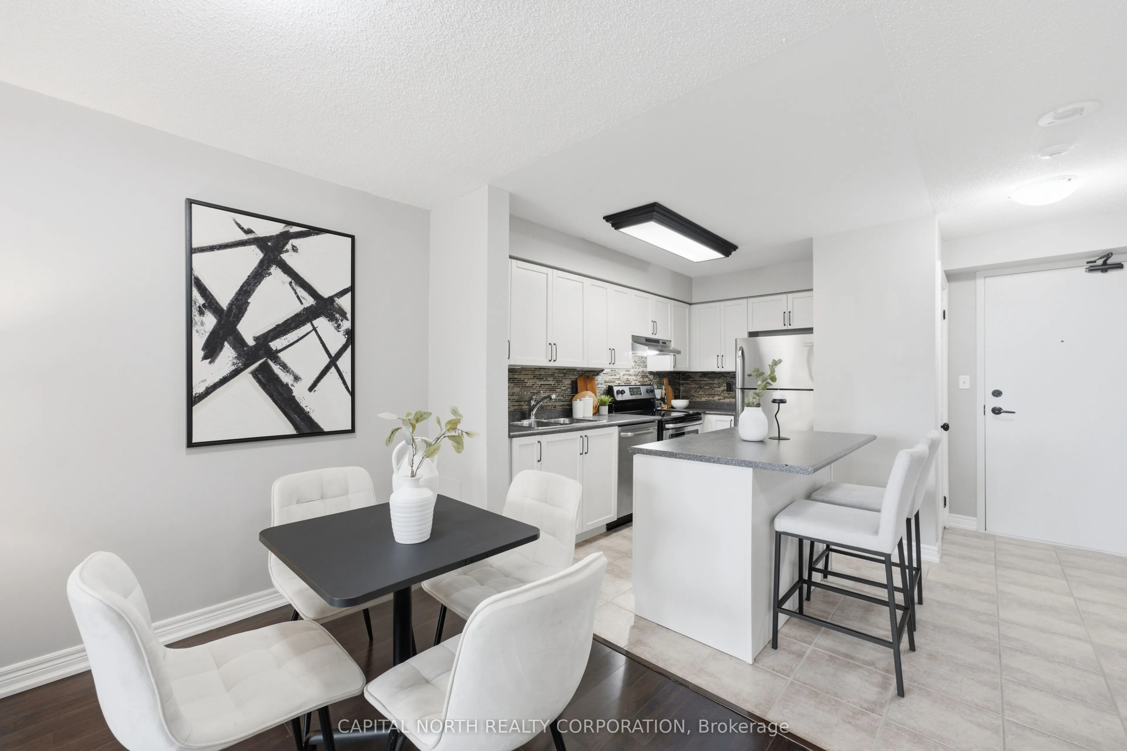 39 Oneida Crescent #711