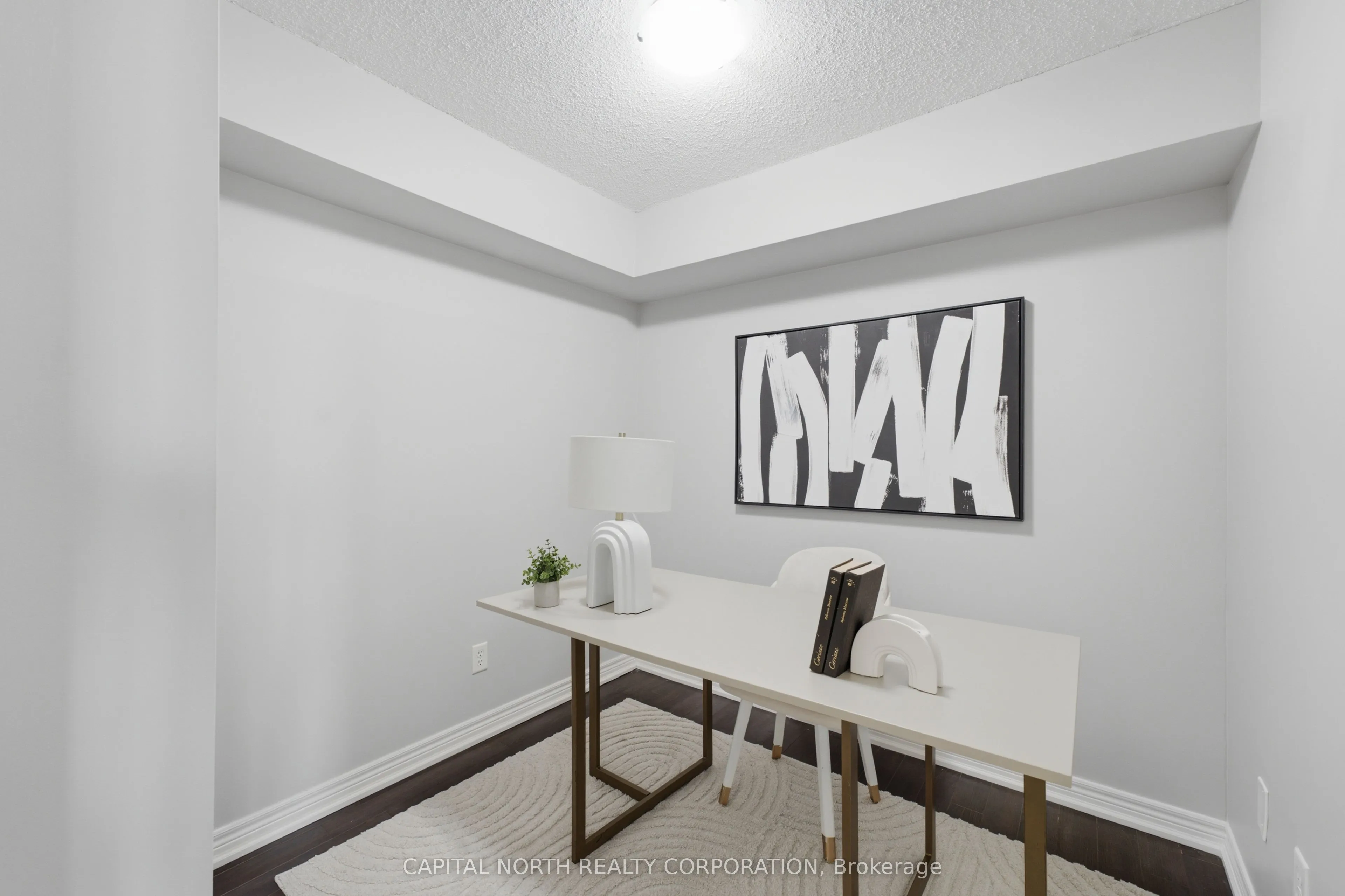 39 Oneida Crescent #711