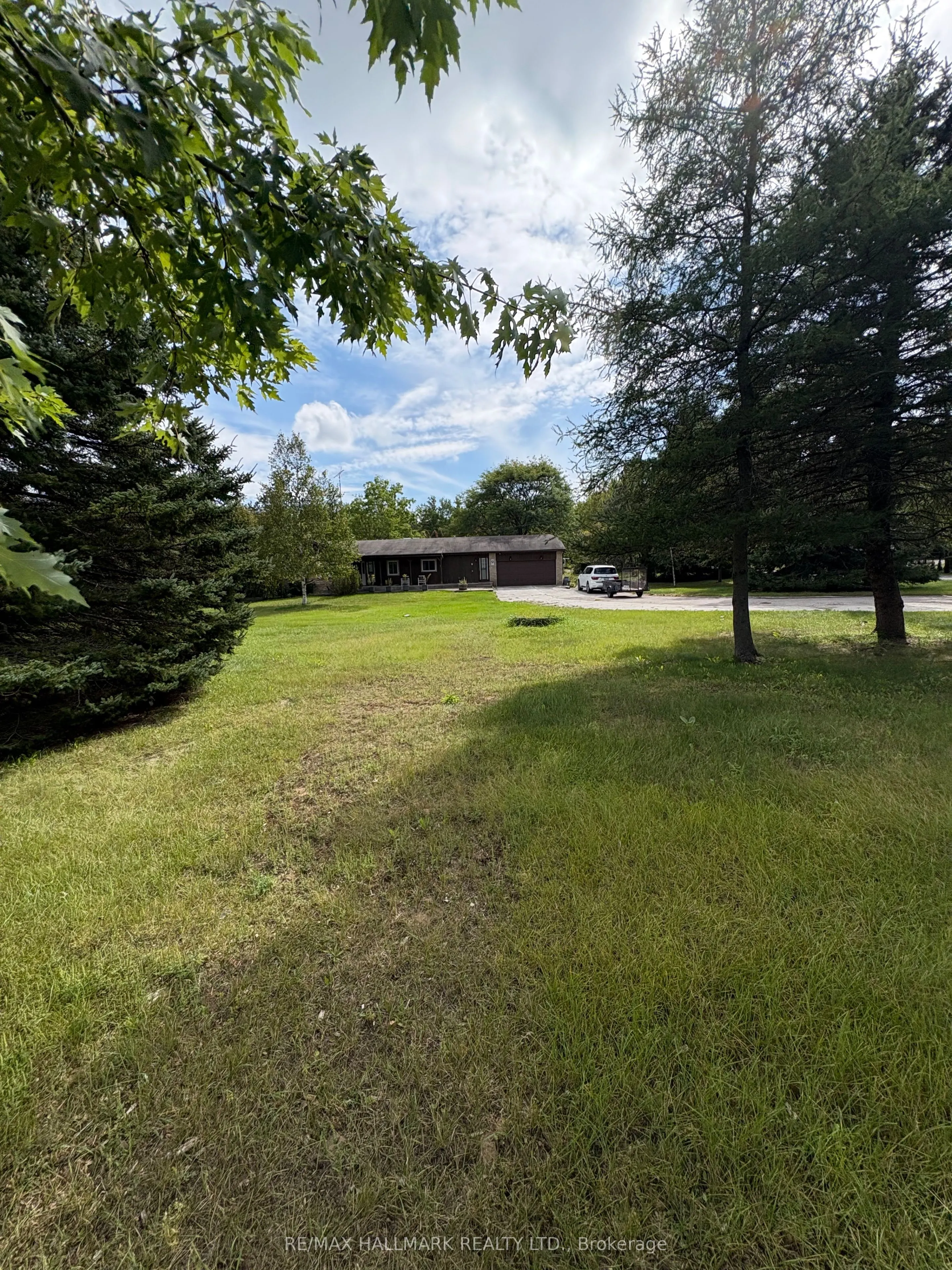 4749 Aurora Road E