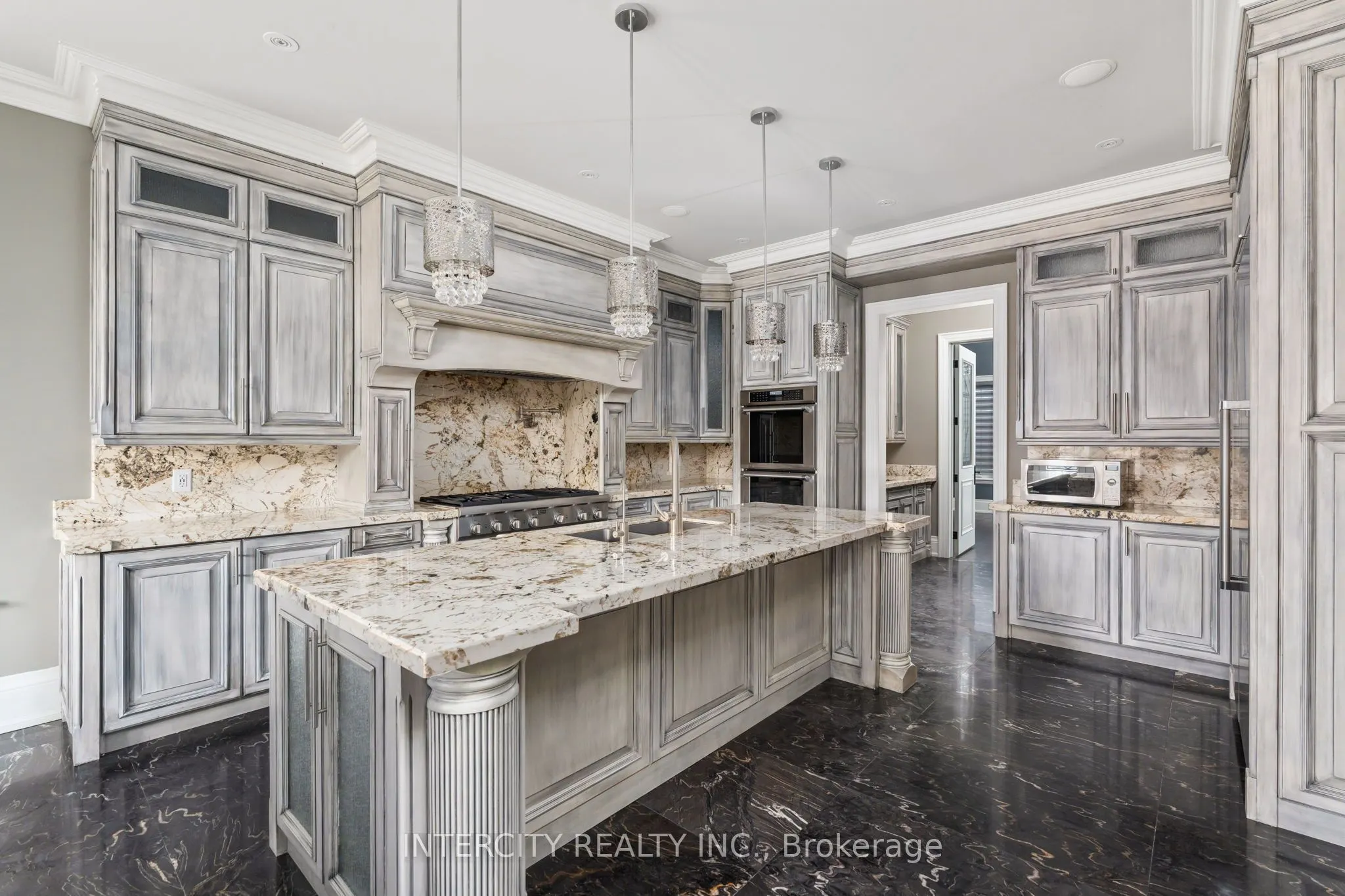 27 Rockview Gardens