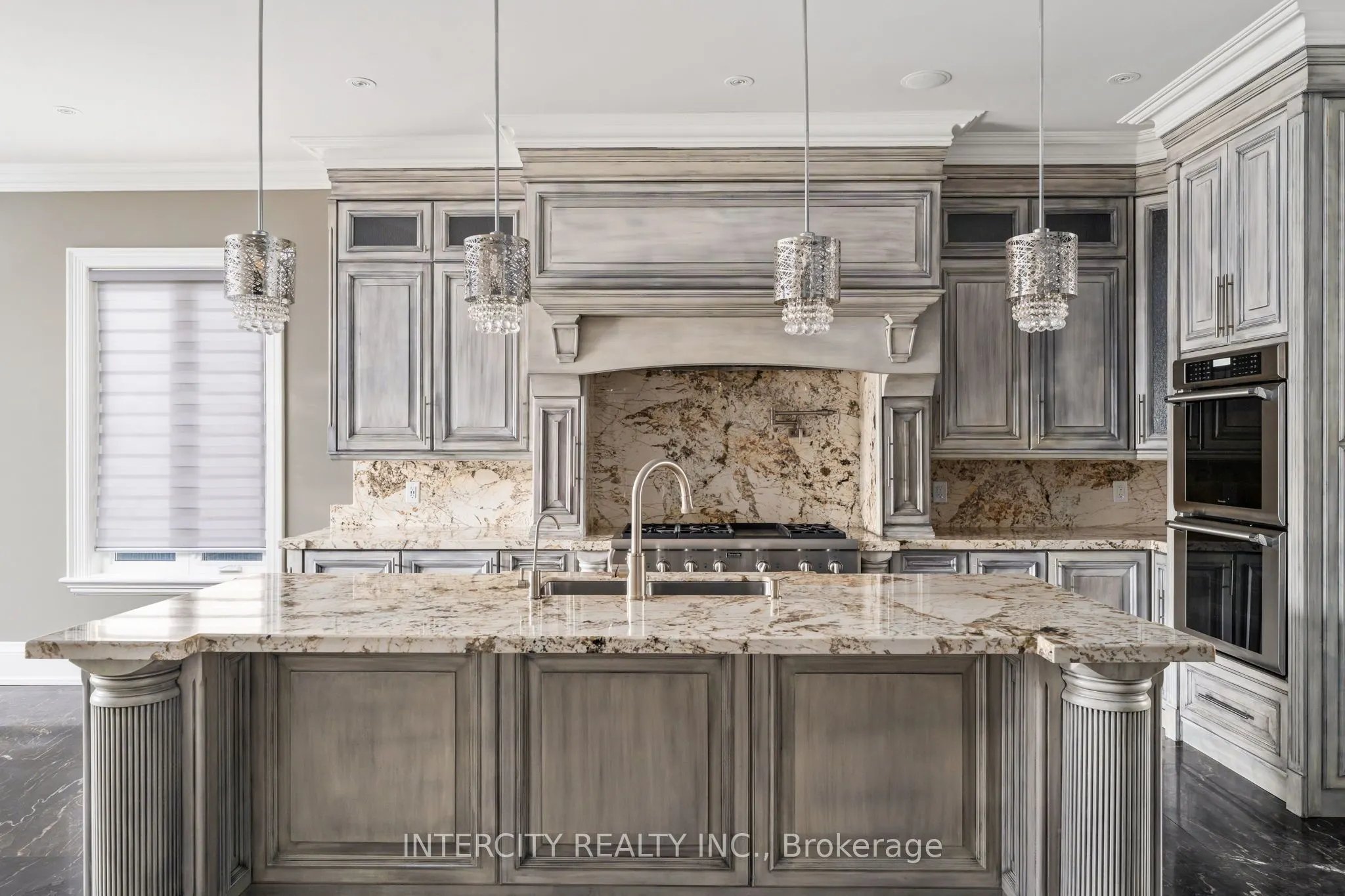 27 Rockview Gardens