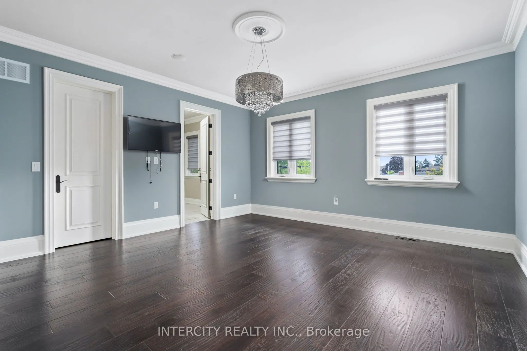 27 Rockview Gardens