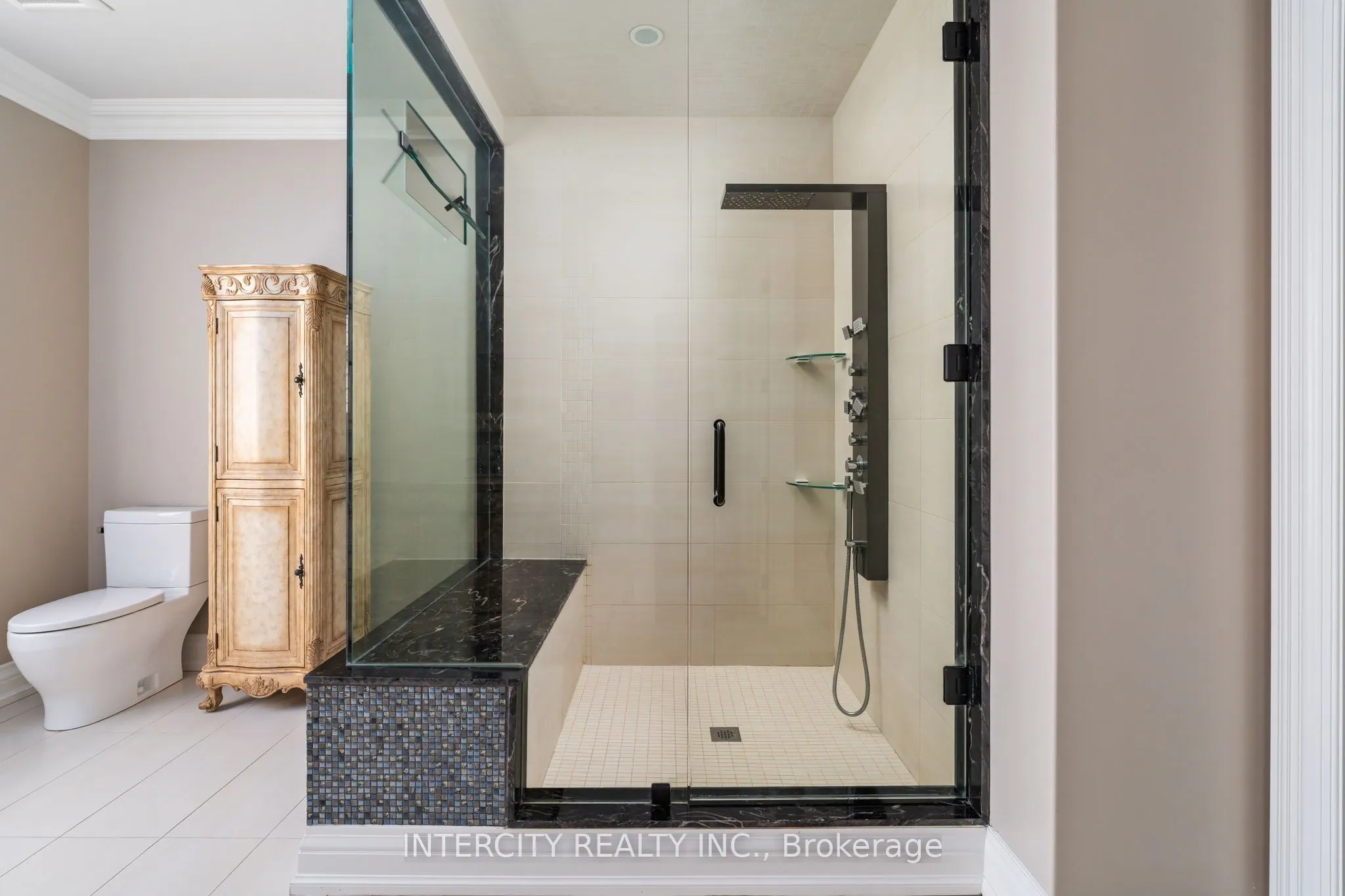 27 Rockview Gardens