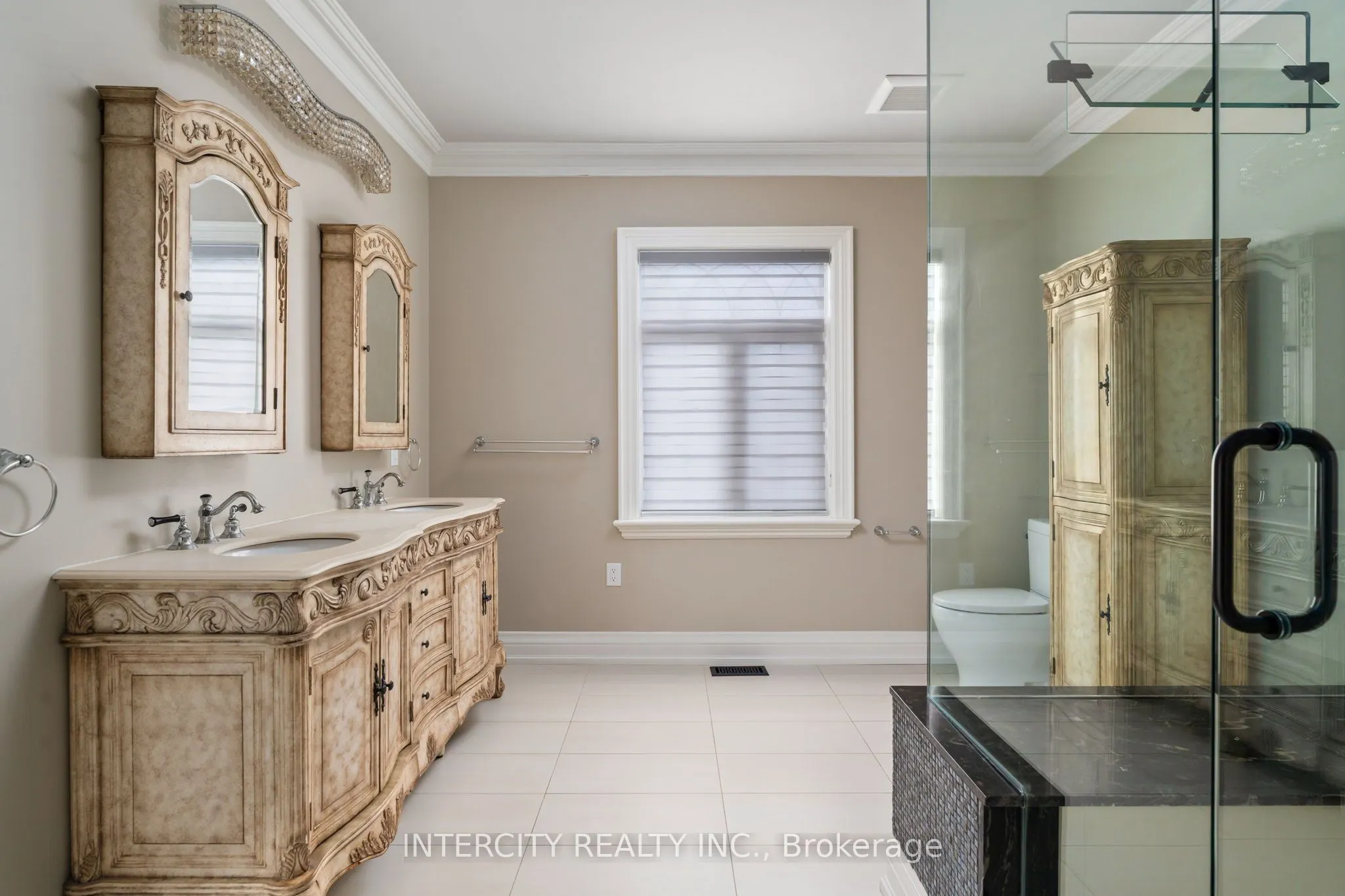 27 Rockview Gardens