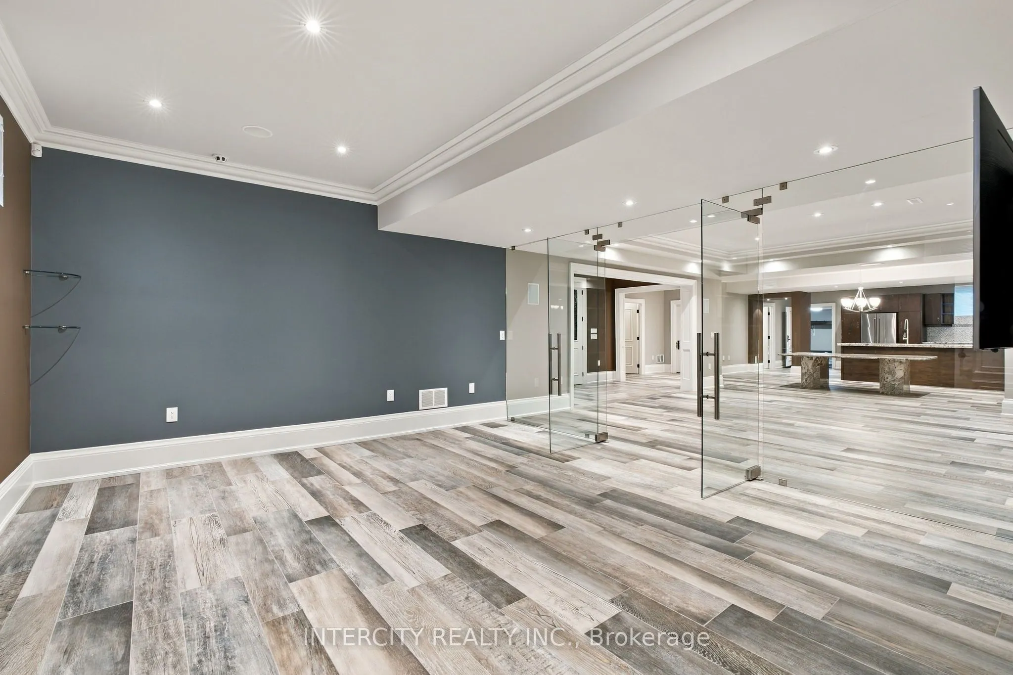 27 Rockview Gardens
