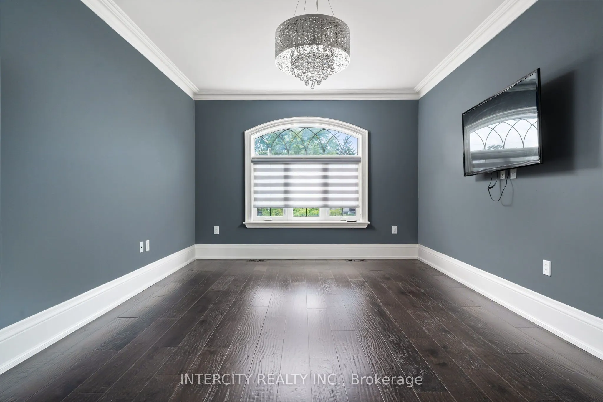 27 Rockview Gardens