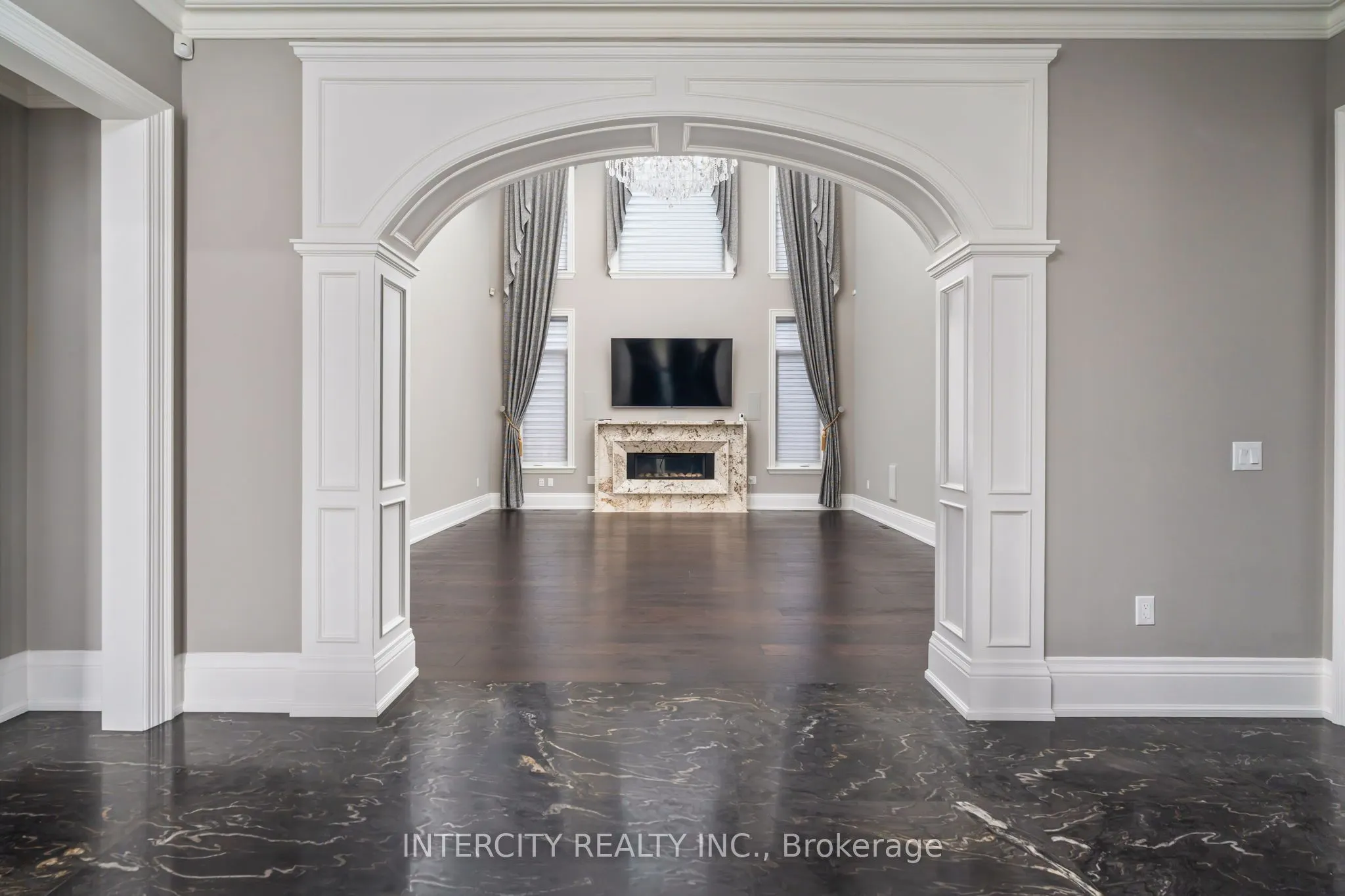 27 Rockview Gardens