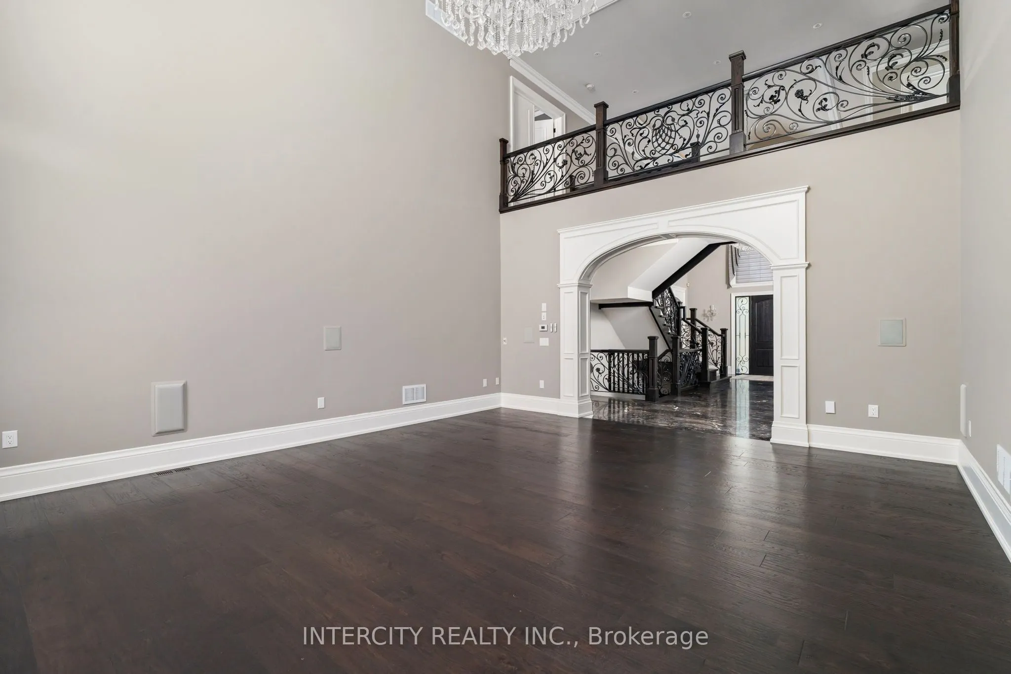 27 Rockview Gardens