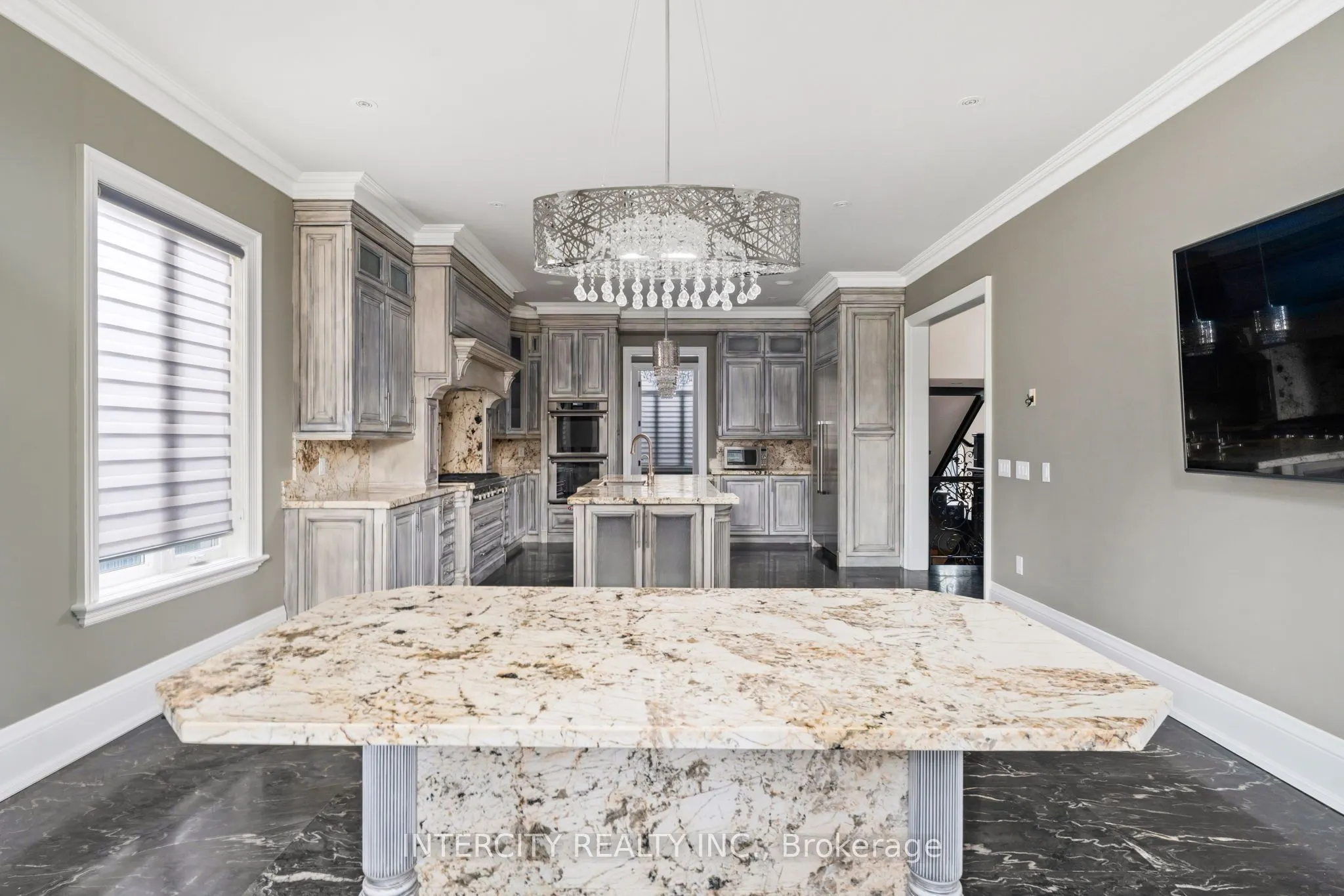 27 Rockview Gardens