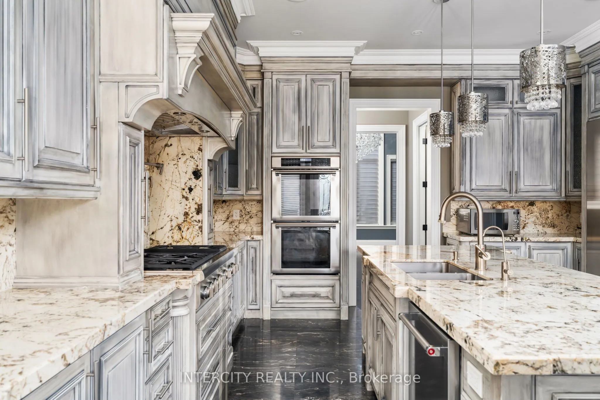 27 Rockview Gardens