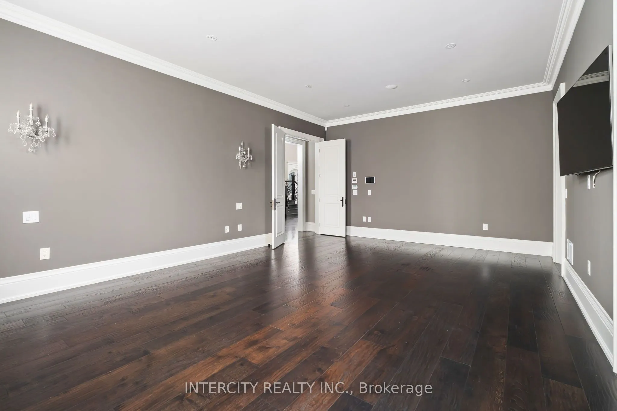 27 Rockview Gardens