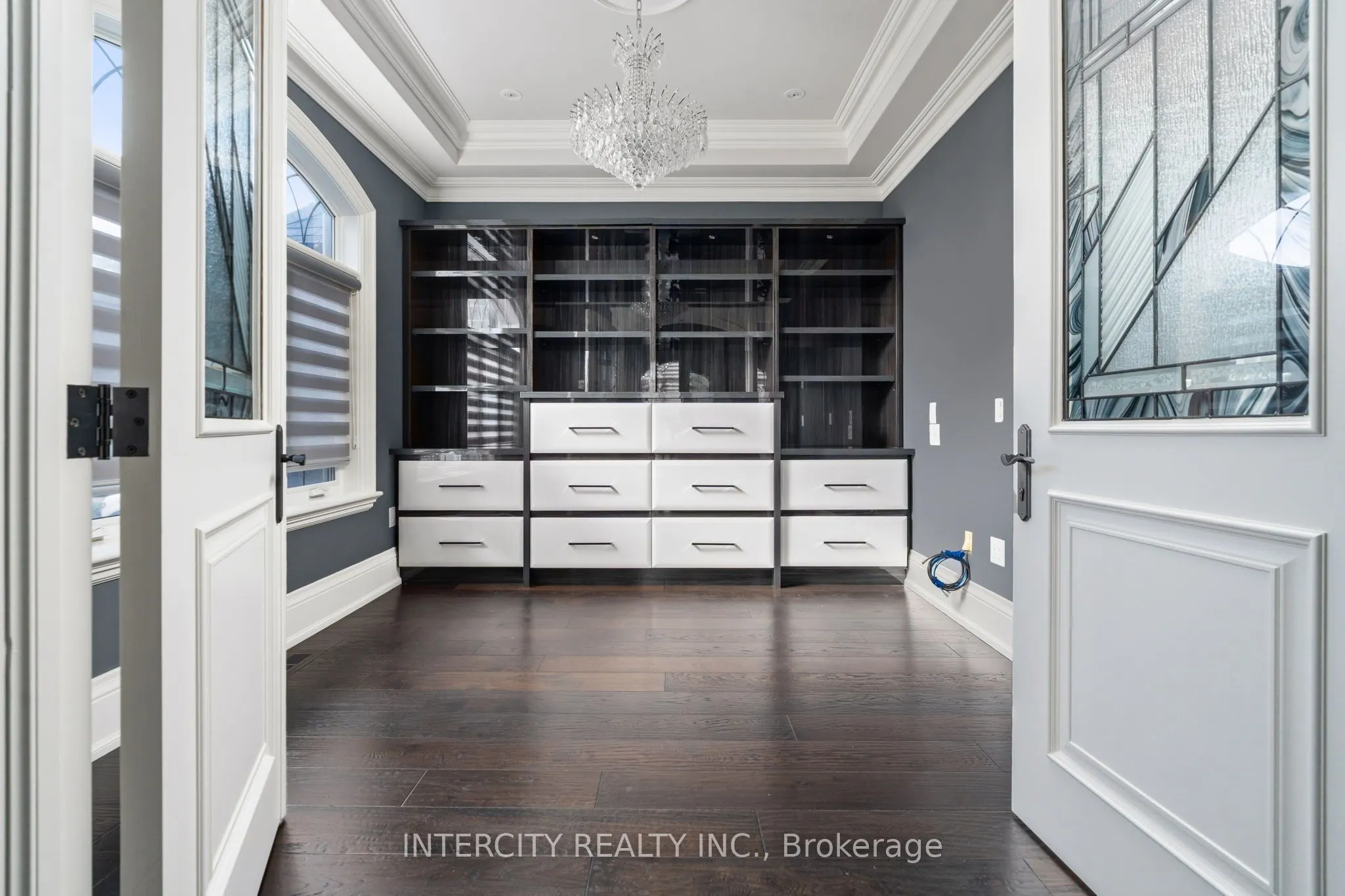 27 Rockview Gardens