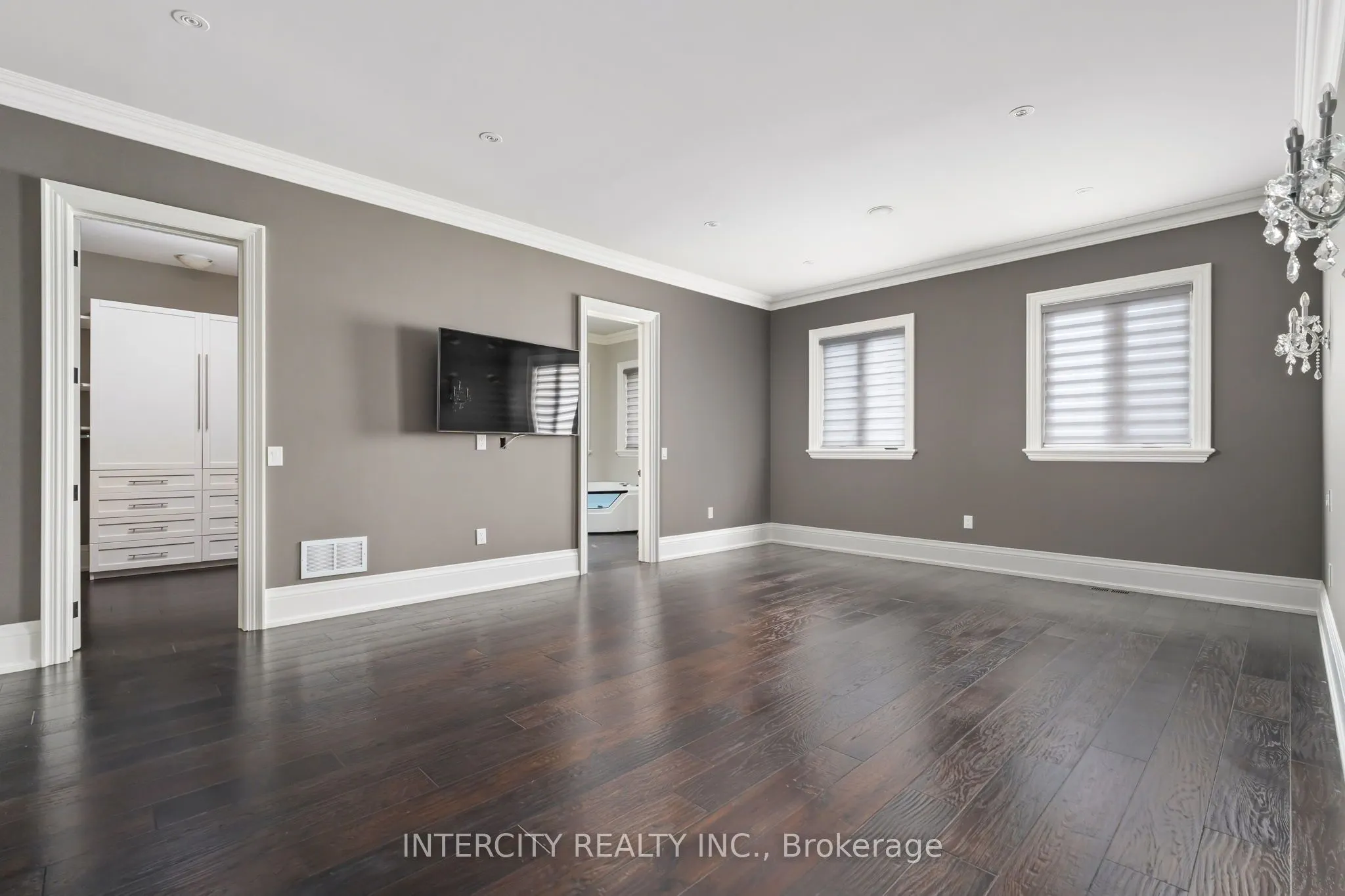 27 Rockview Gardens