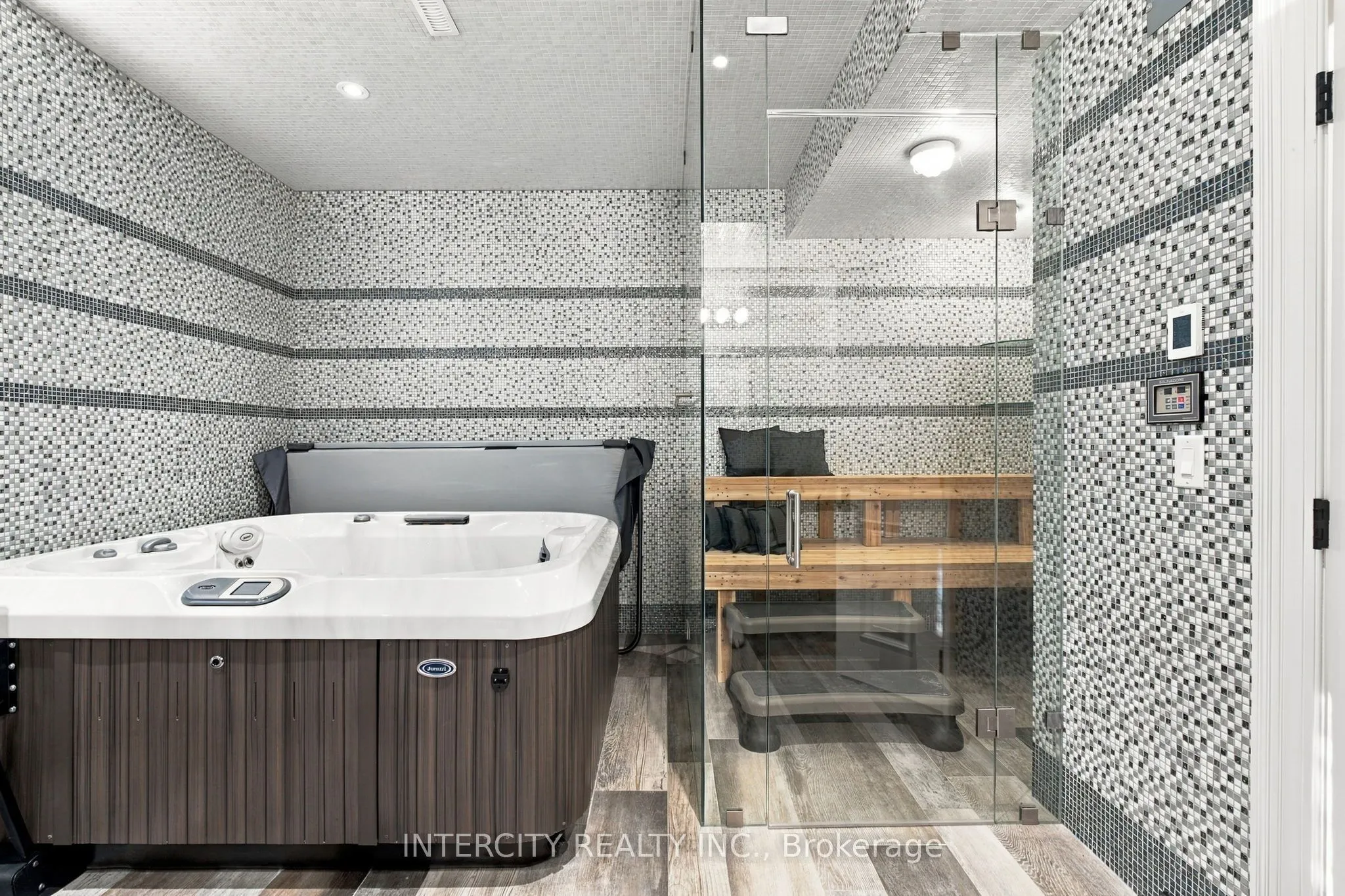 27 Rockview Gardens
