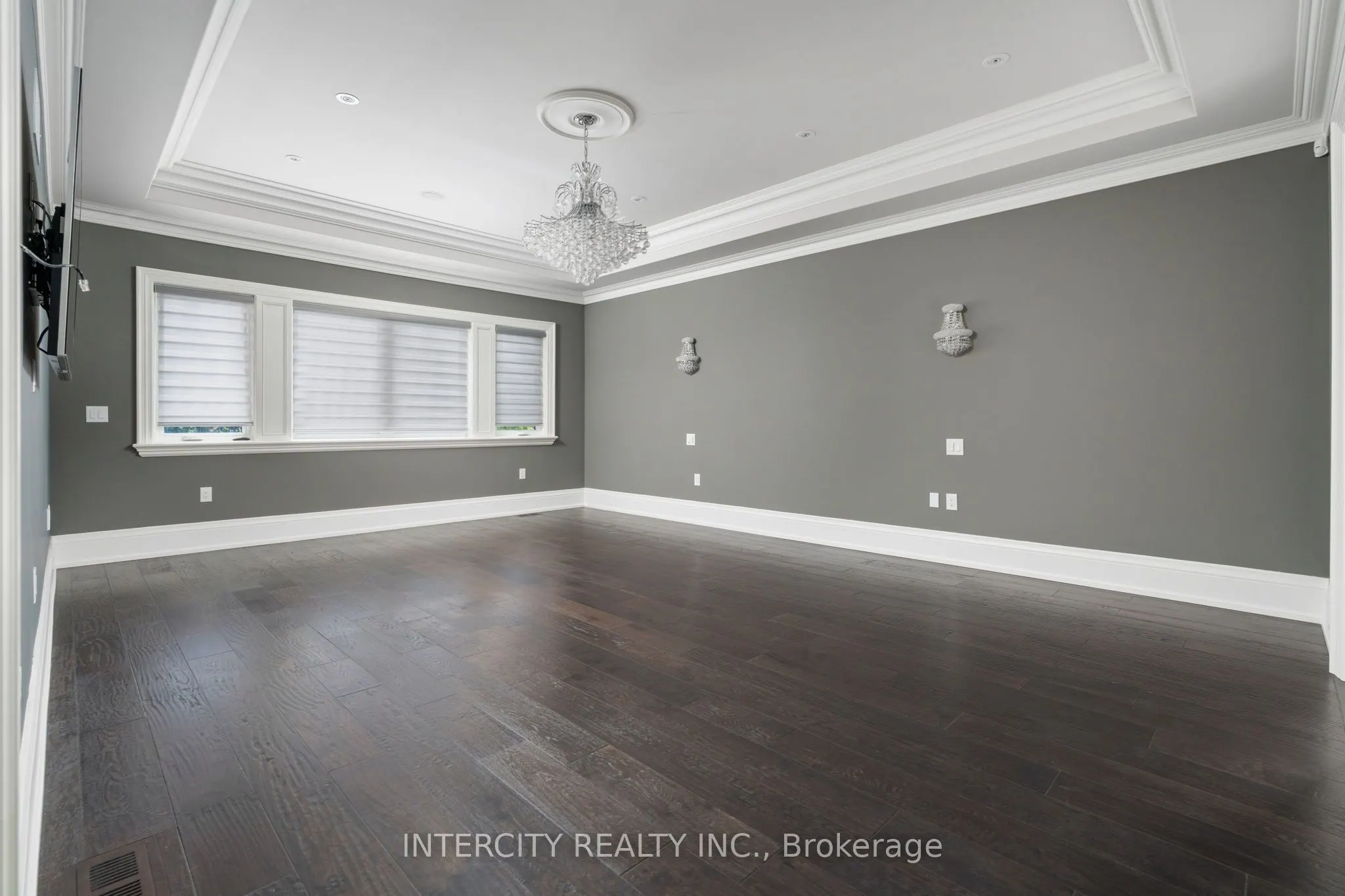 27 Rockview Gardens