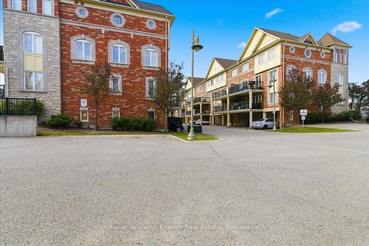 2237 Bur Oak Avenue #82
