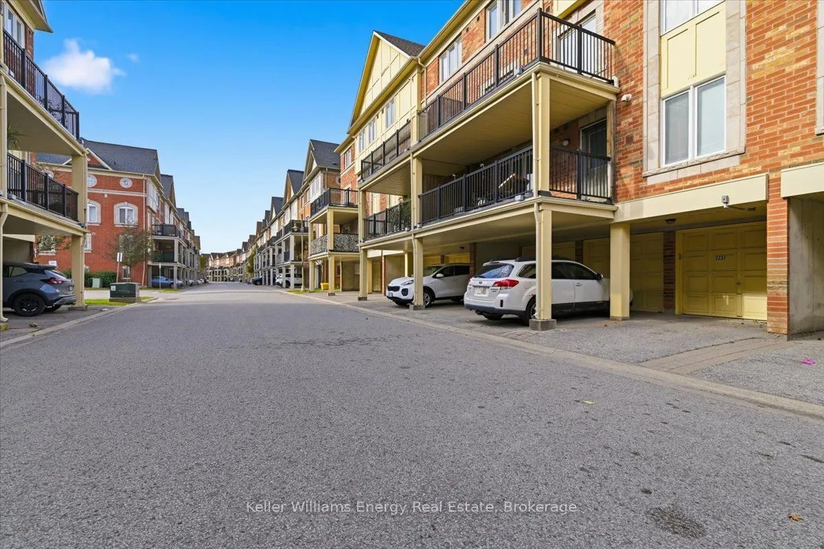 2237 Bur Oak Avenue #82