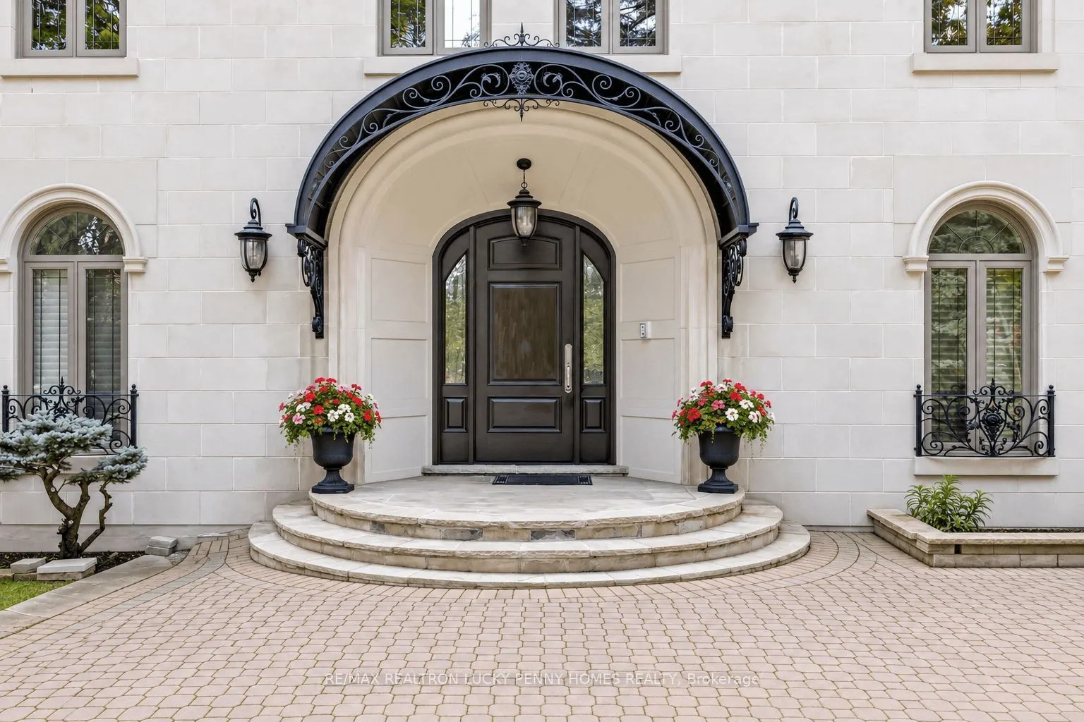 6 Devon Court