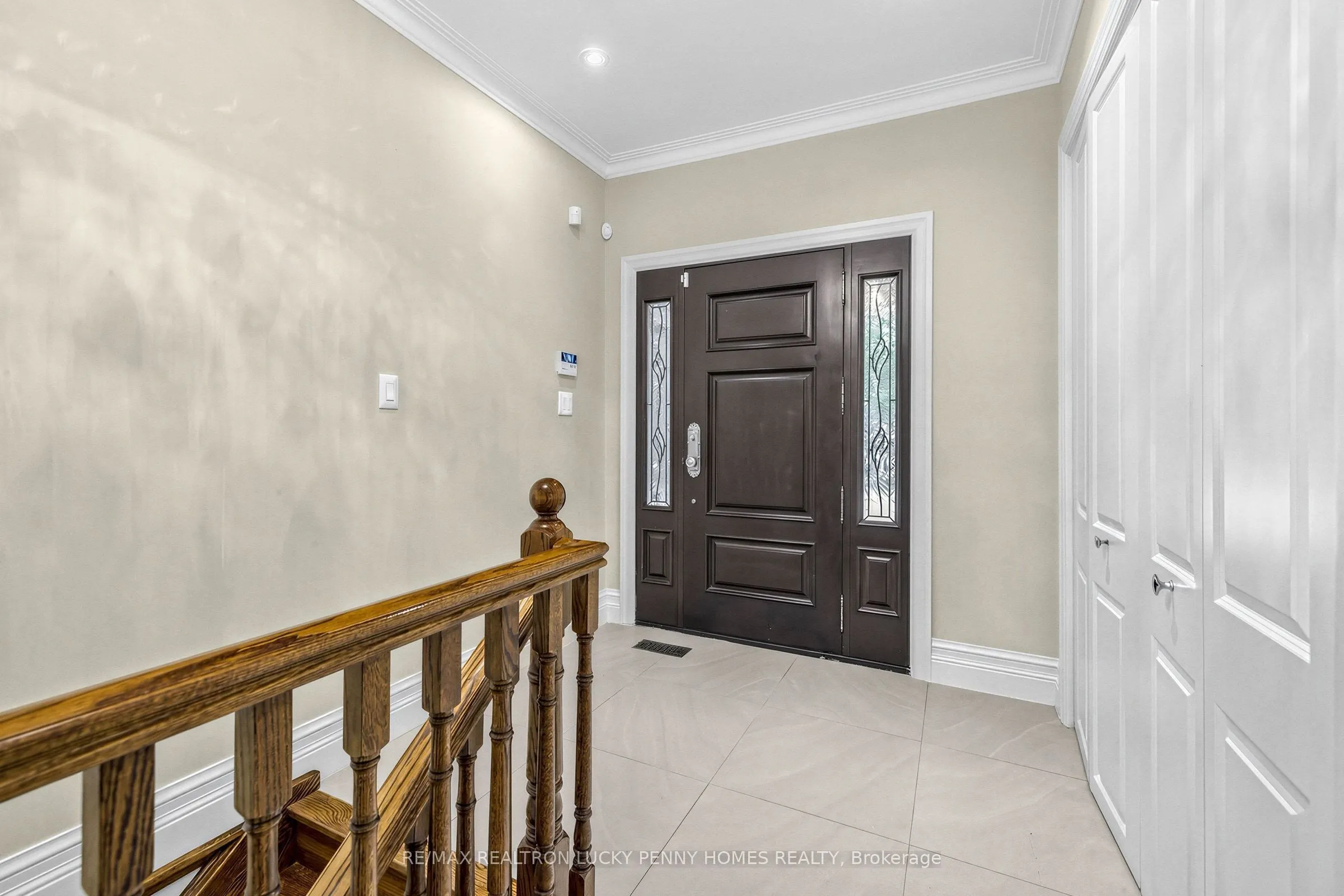 6 Devon Court