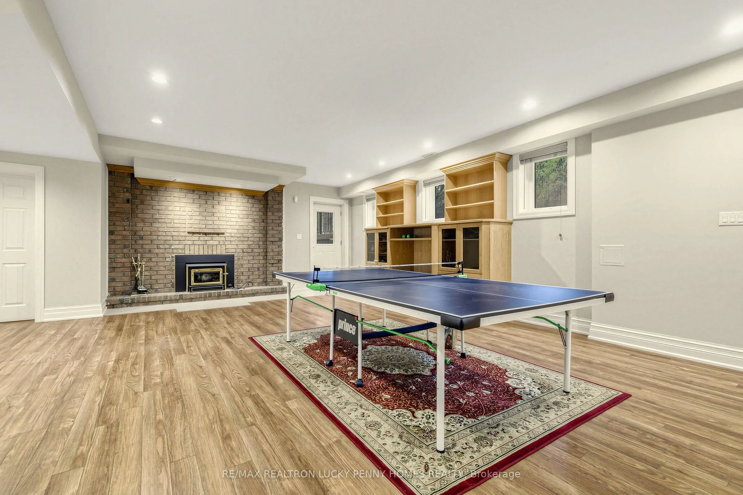 6 Devon Court