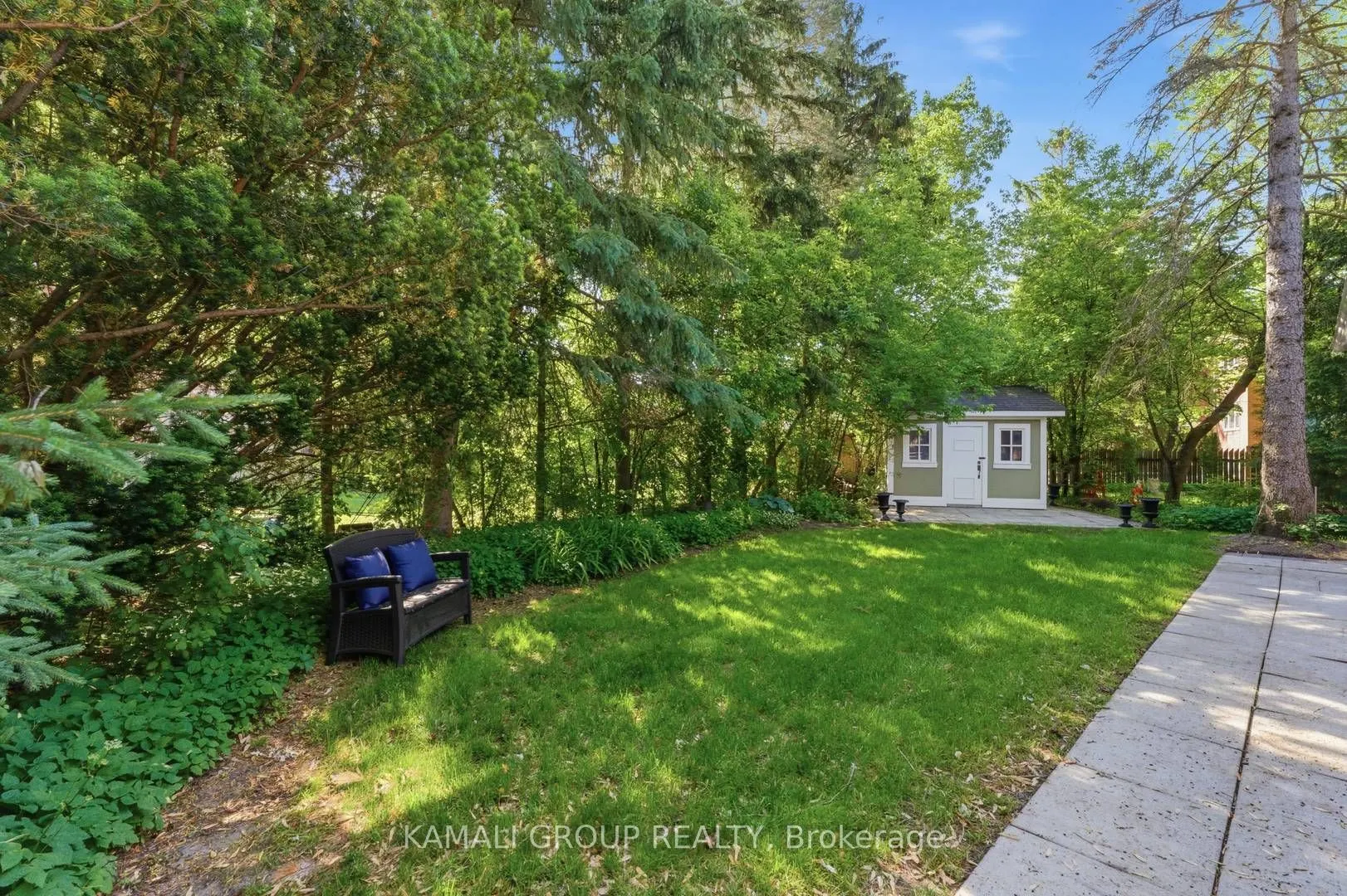 61 Lawnwood Court