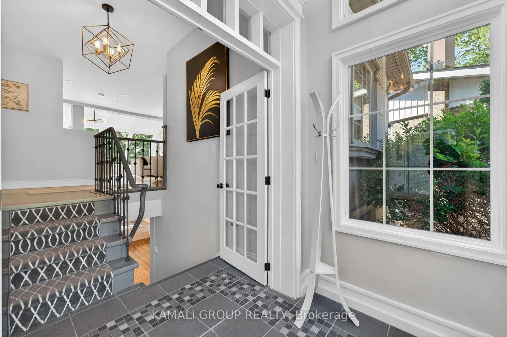 61 Lawnwood Court