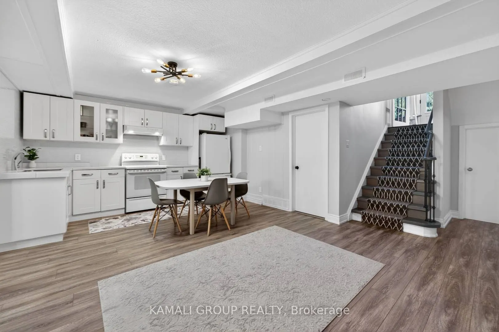 61 Lawnwood Court