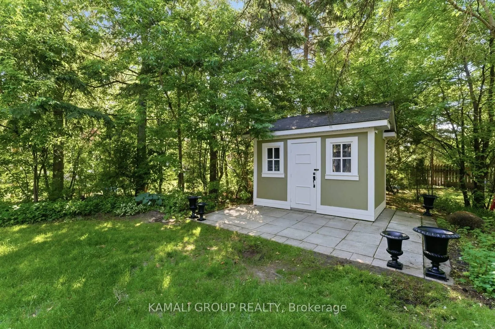 61 Lawnwood Court