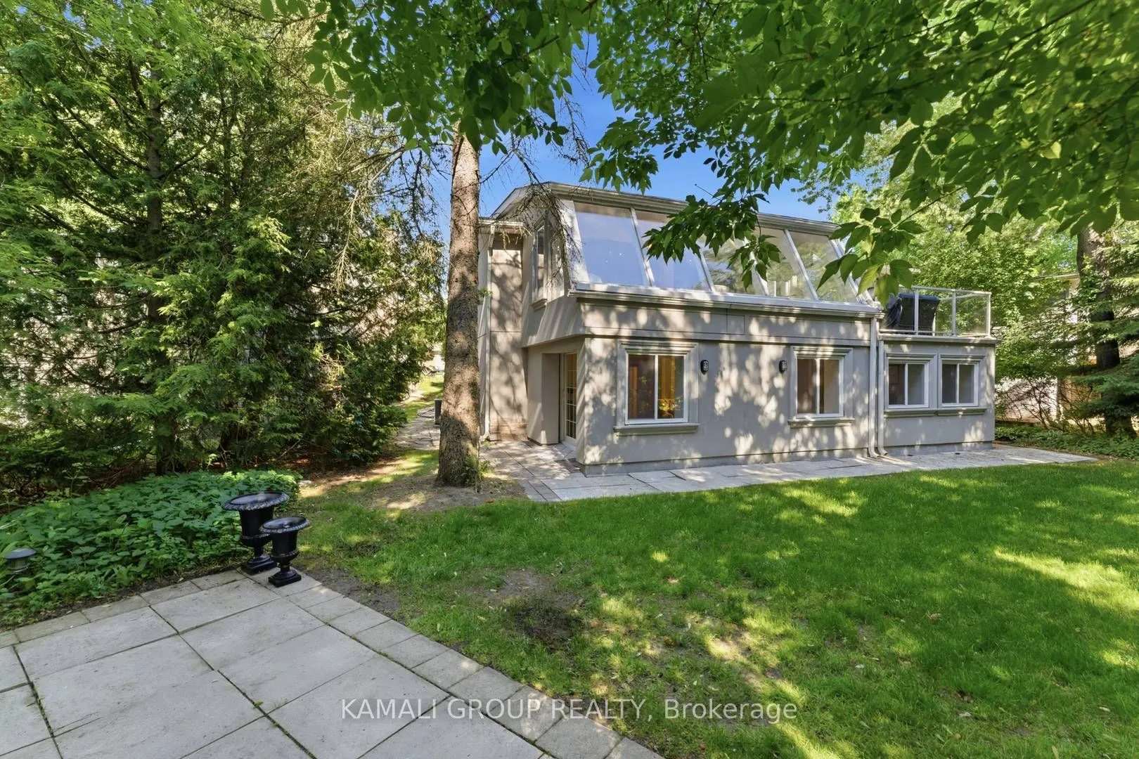 61 Lawnwood Court