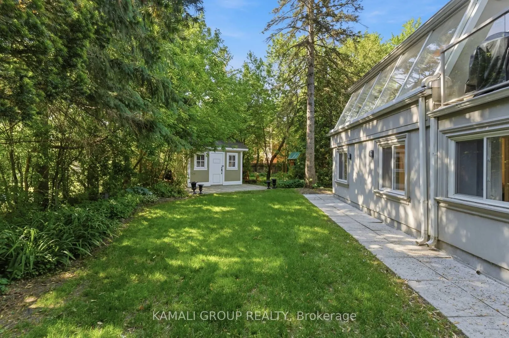 61 Lawnwood Court
