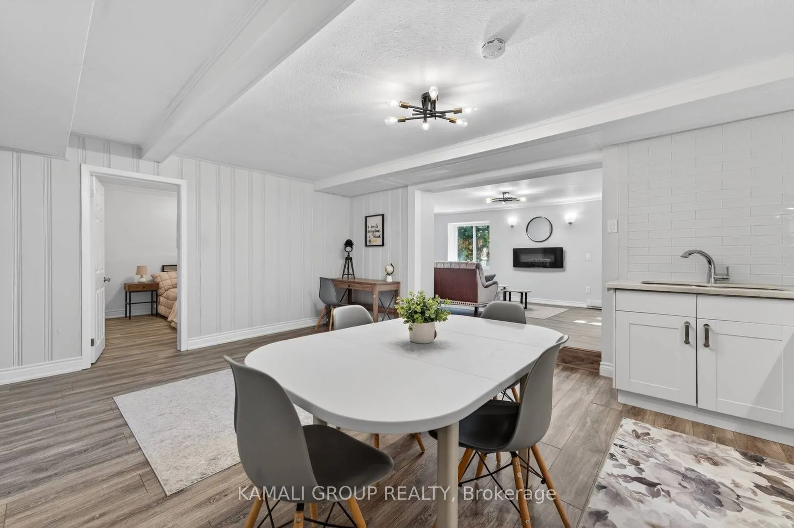 61 Lawnwood Court