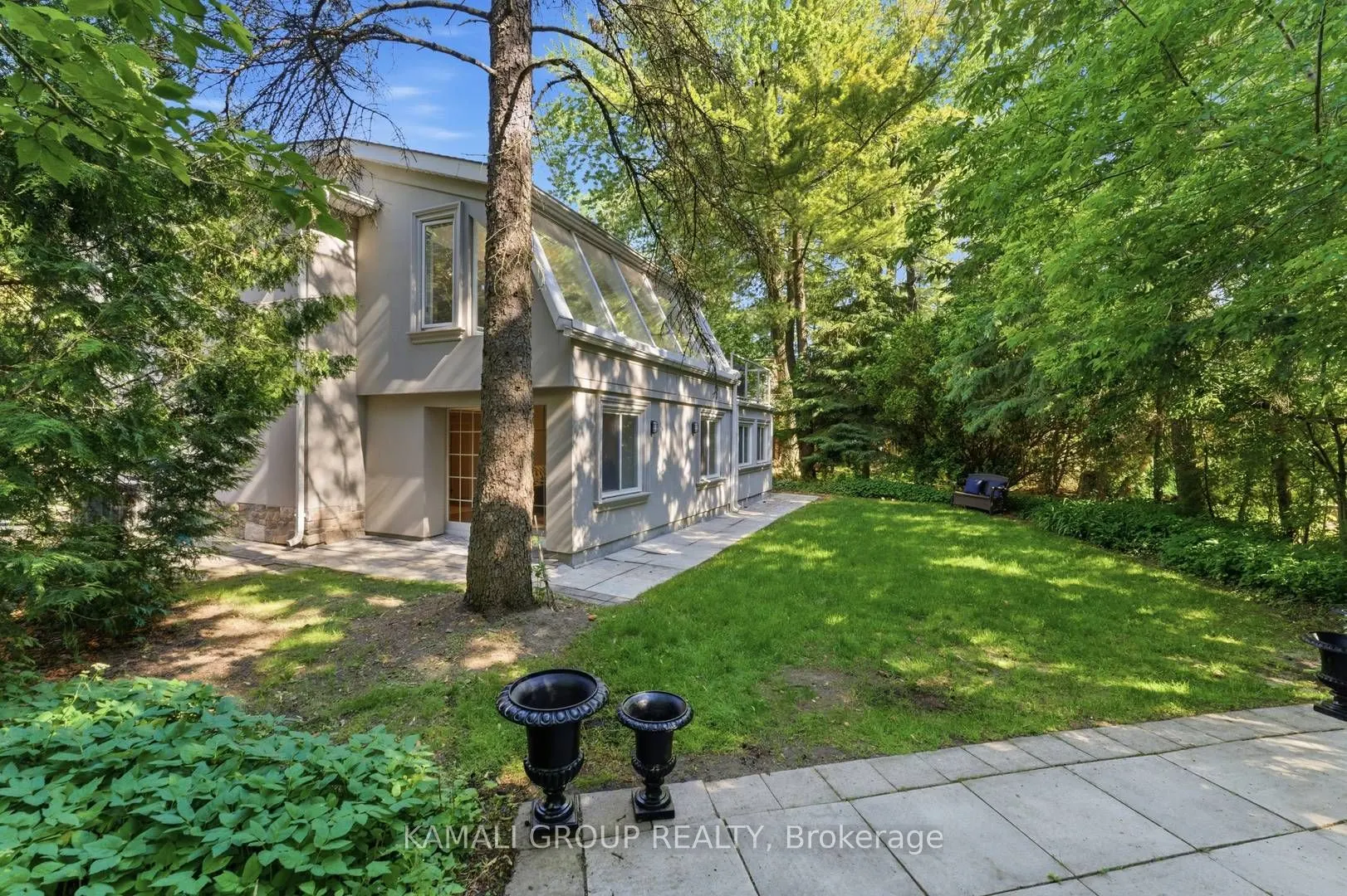 61 Lawnwood Court