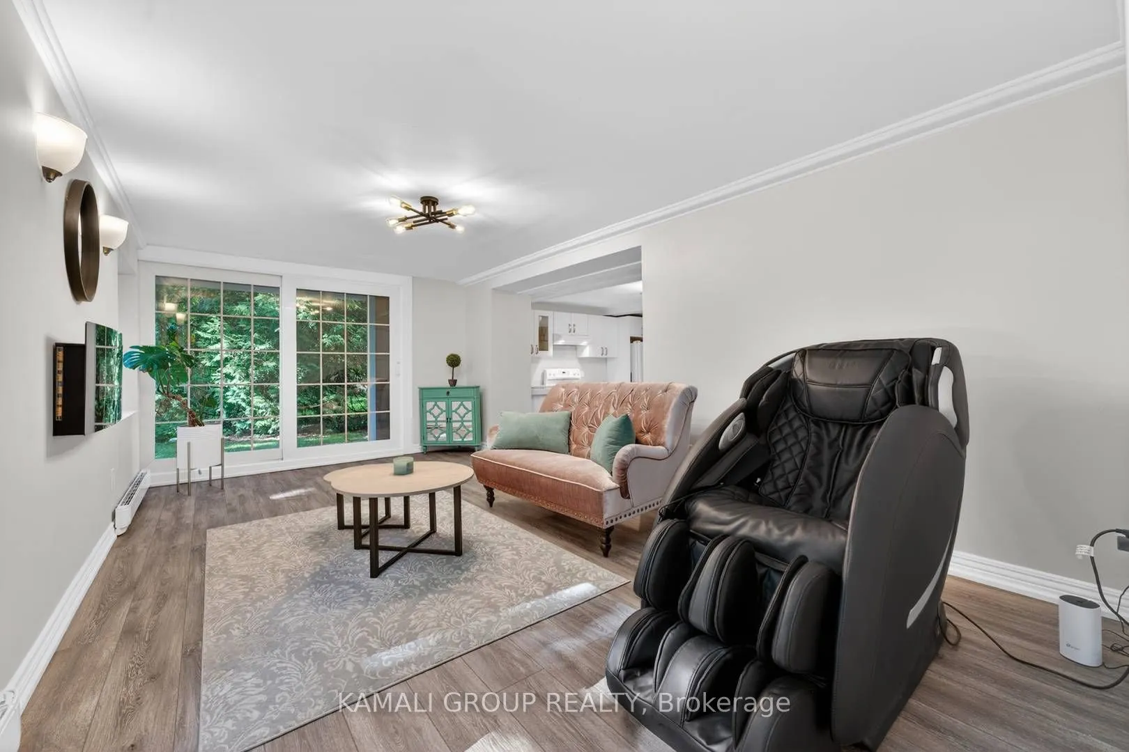 61 Lawnwood Court