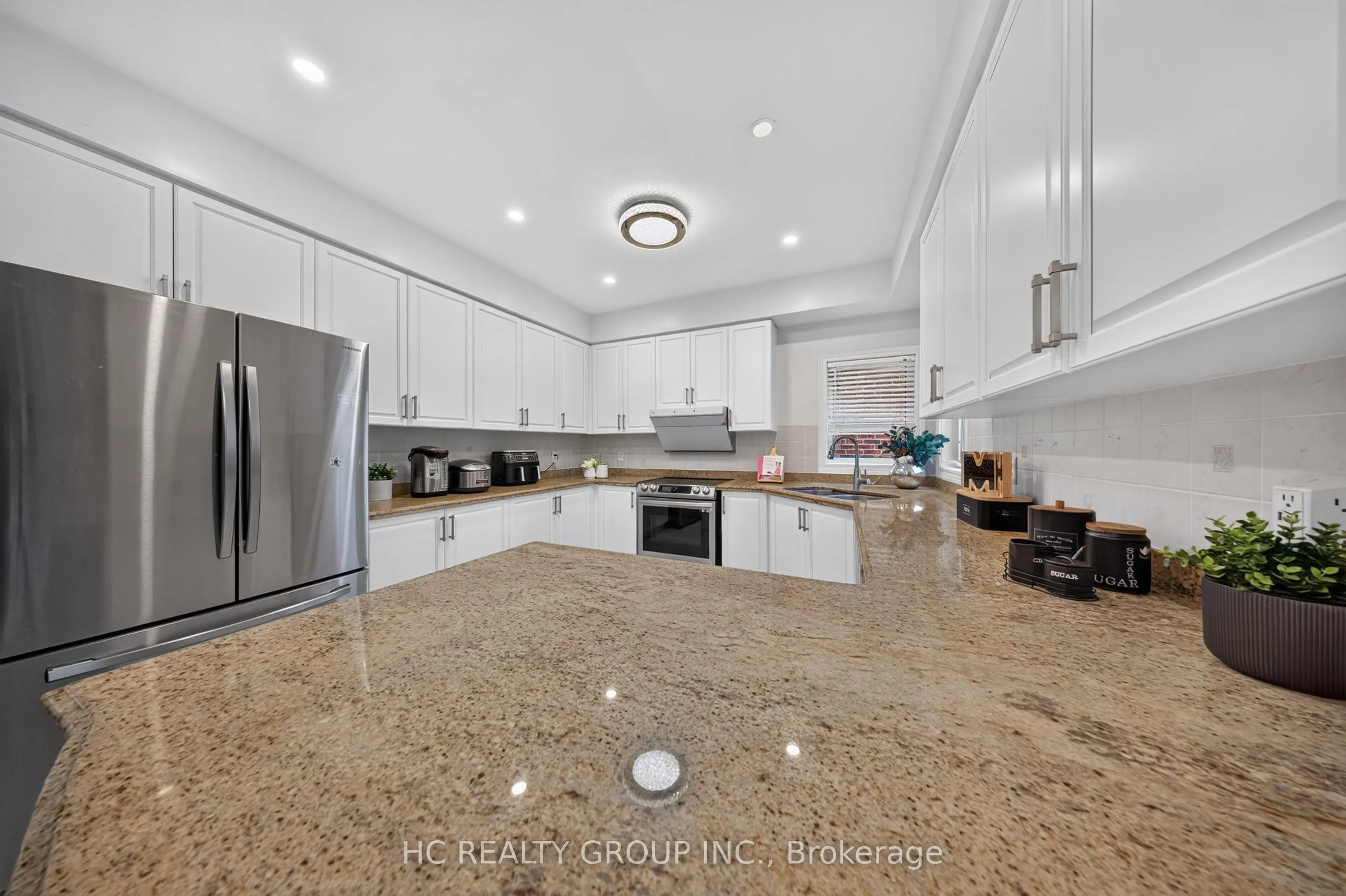 21 Wolf Trail Crescent
