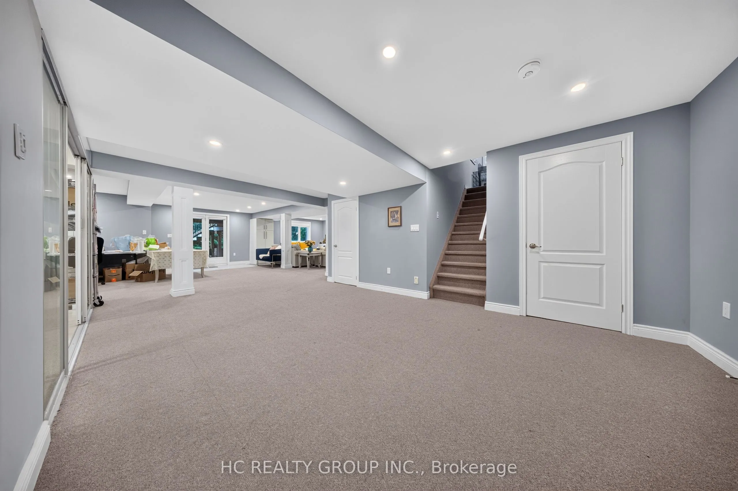 21 Wolf Trail Crescent