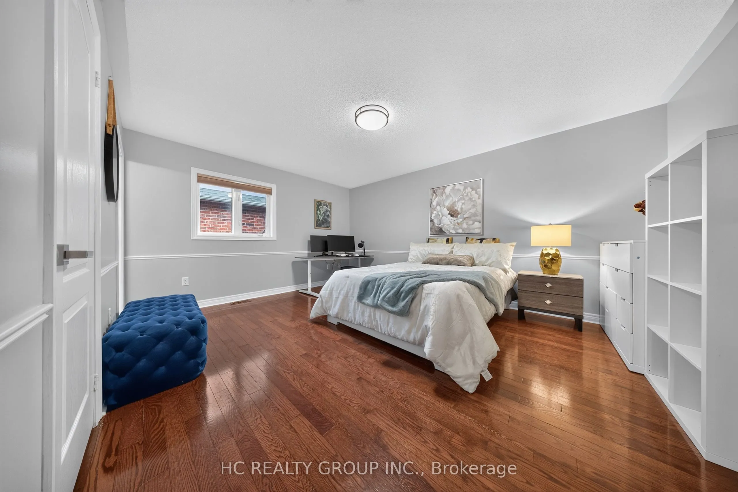 21 Wolf Trail Crescent