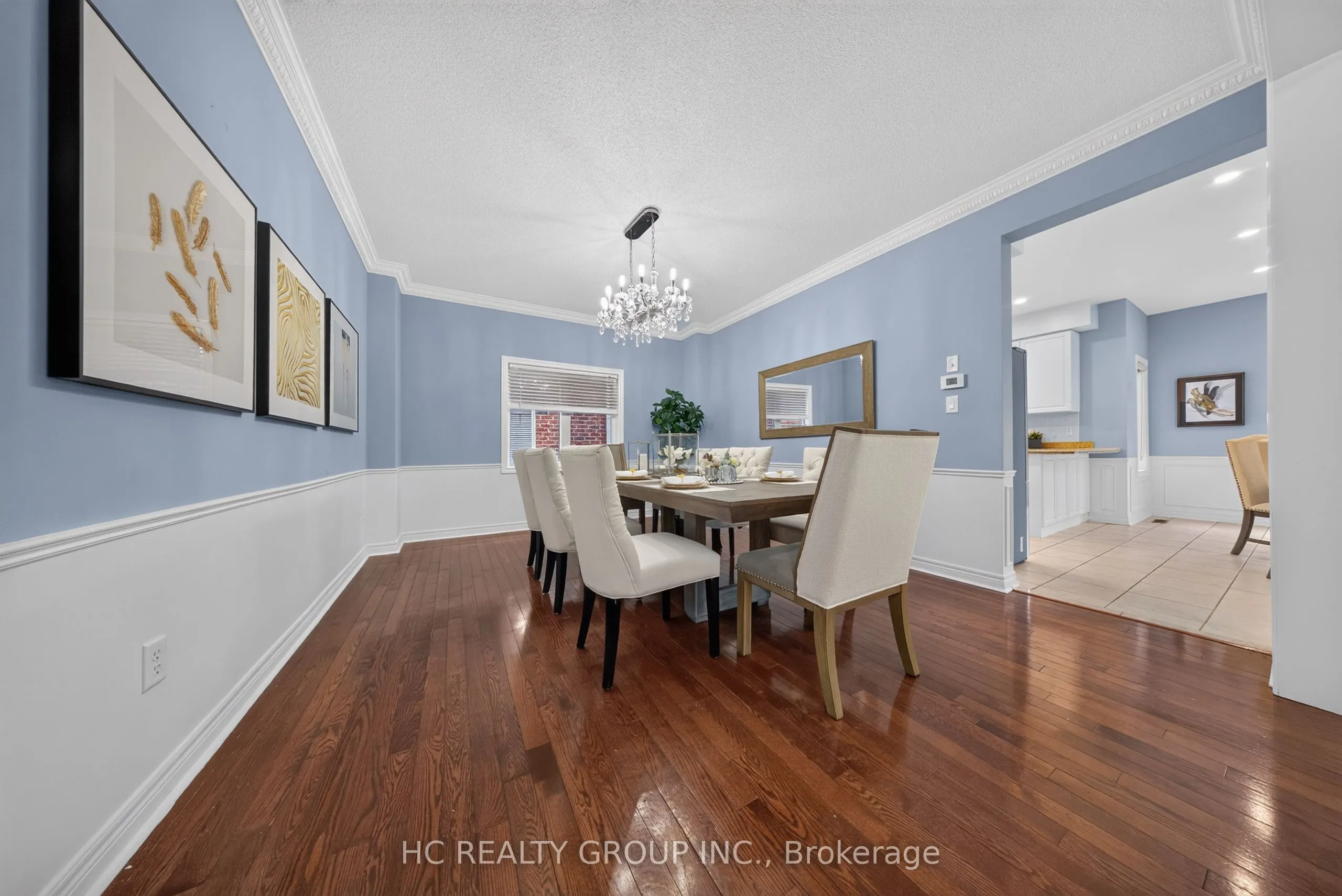 21 Wolf Trail Crescent