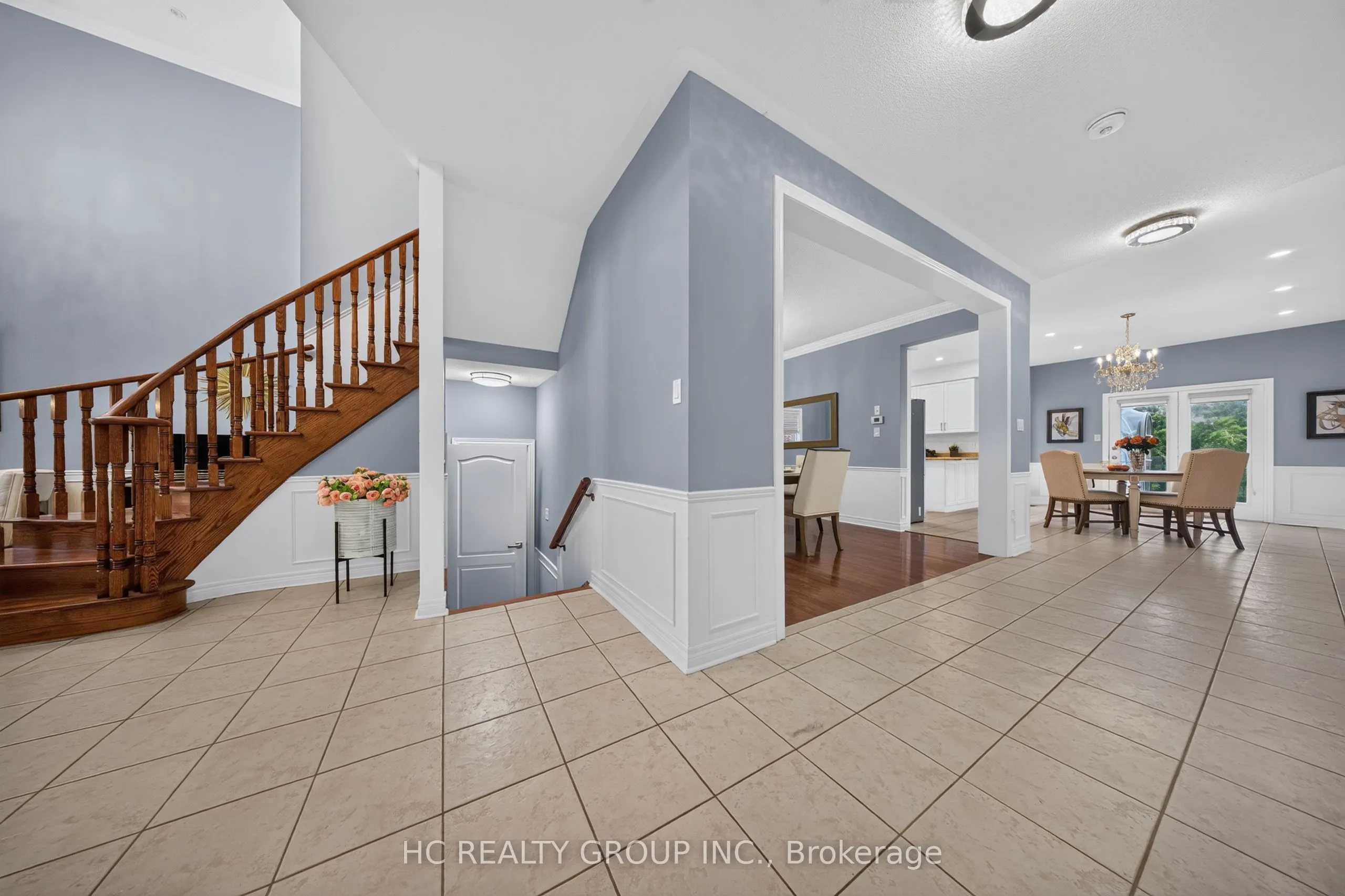 21 Wolf Trail Crescent