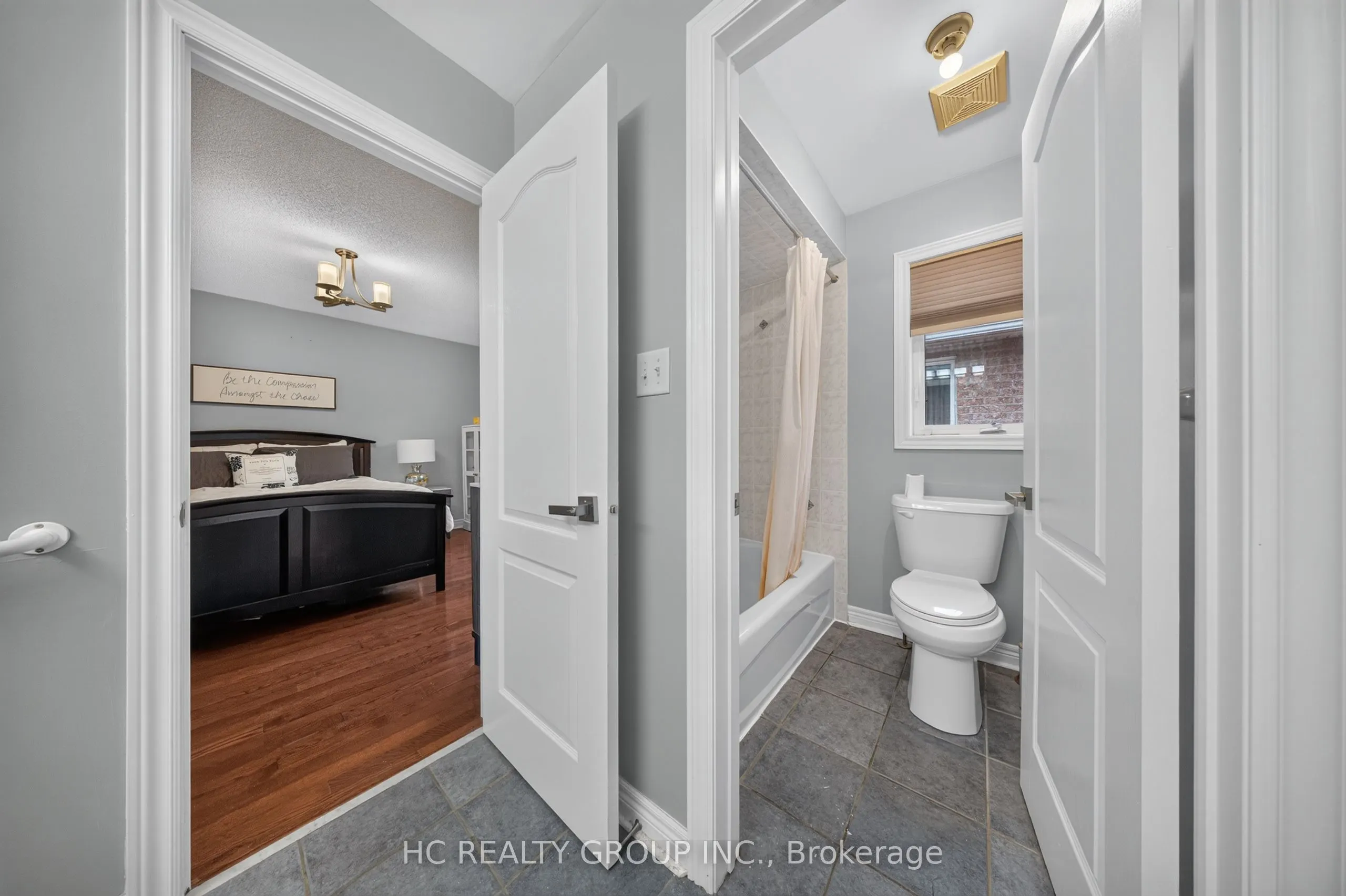 21 Wolf Trail Crescent