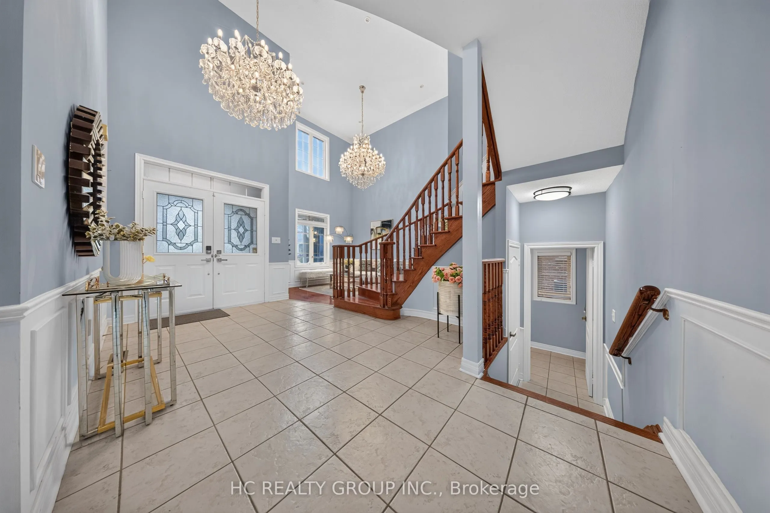 21 Wolf Trail Crescent