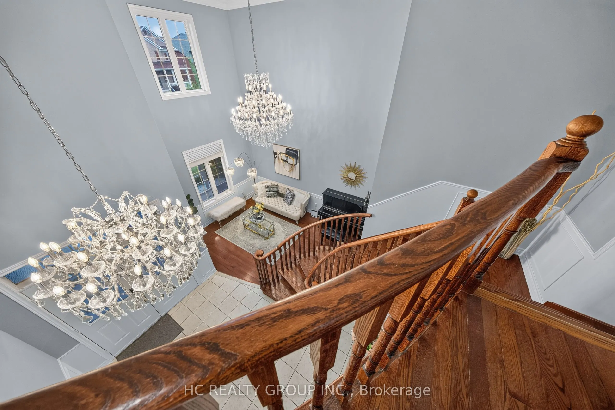 21 Wolf Trail Crescent