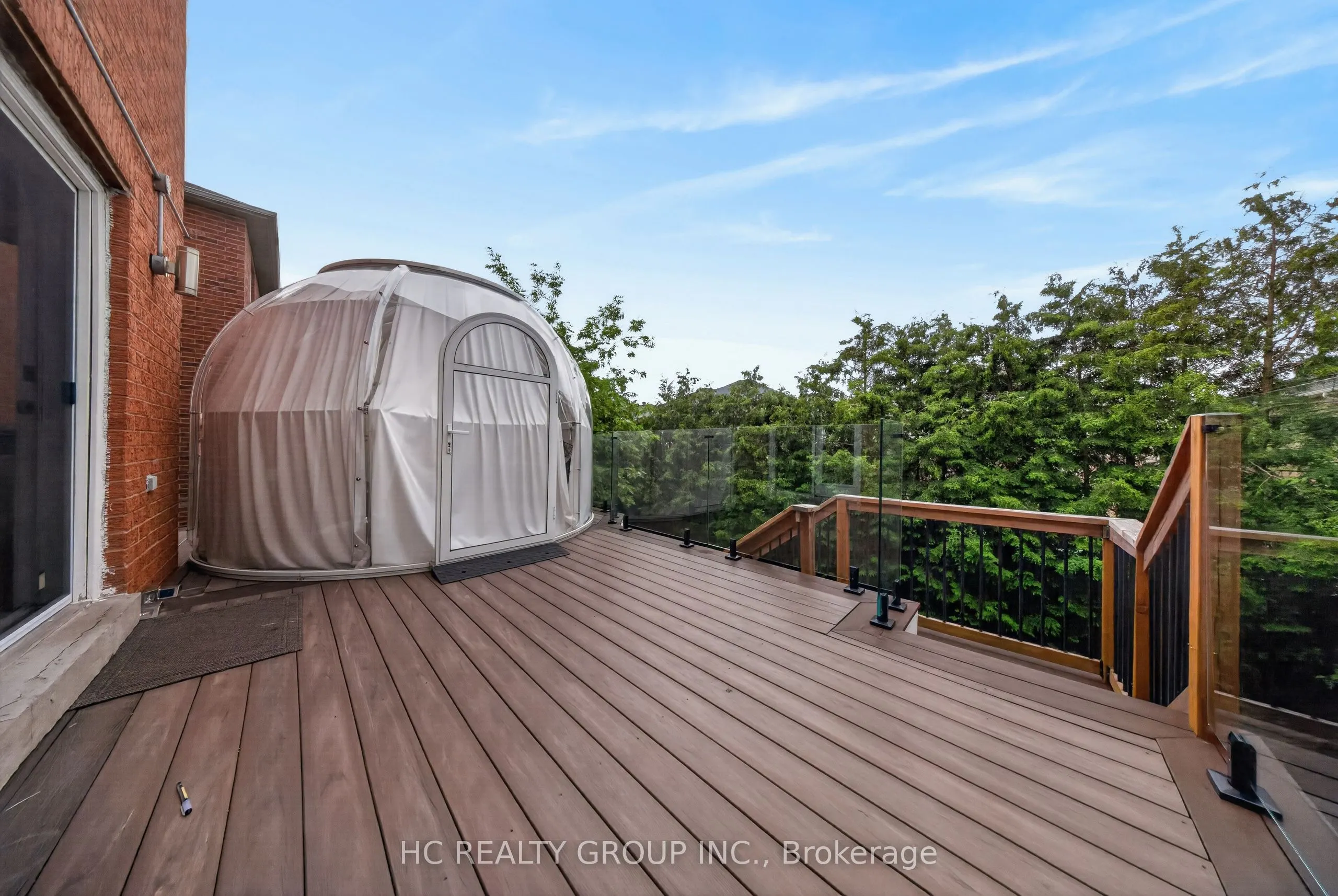 21 Wolf Trail Crescent